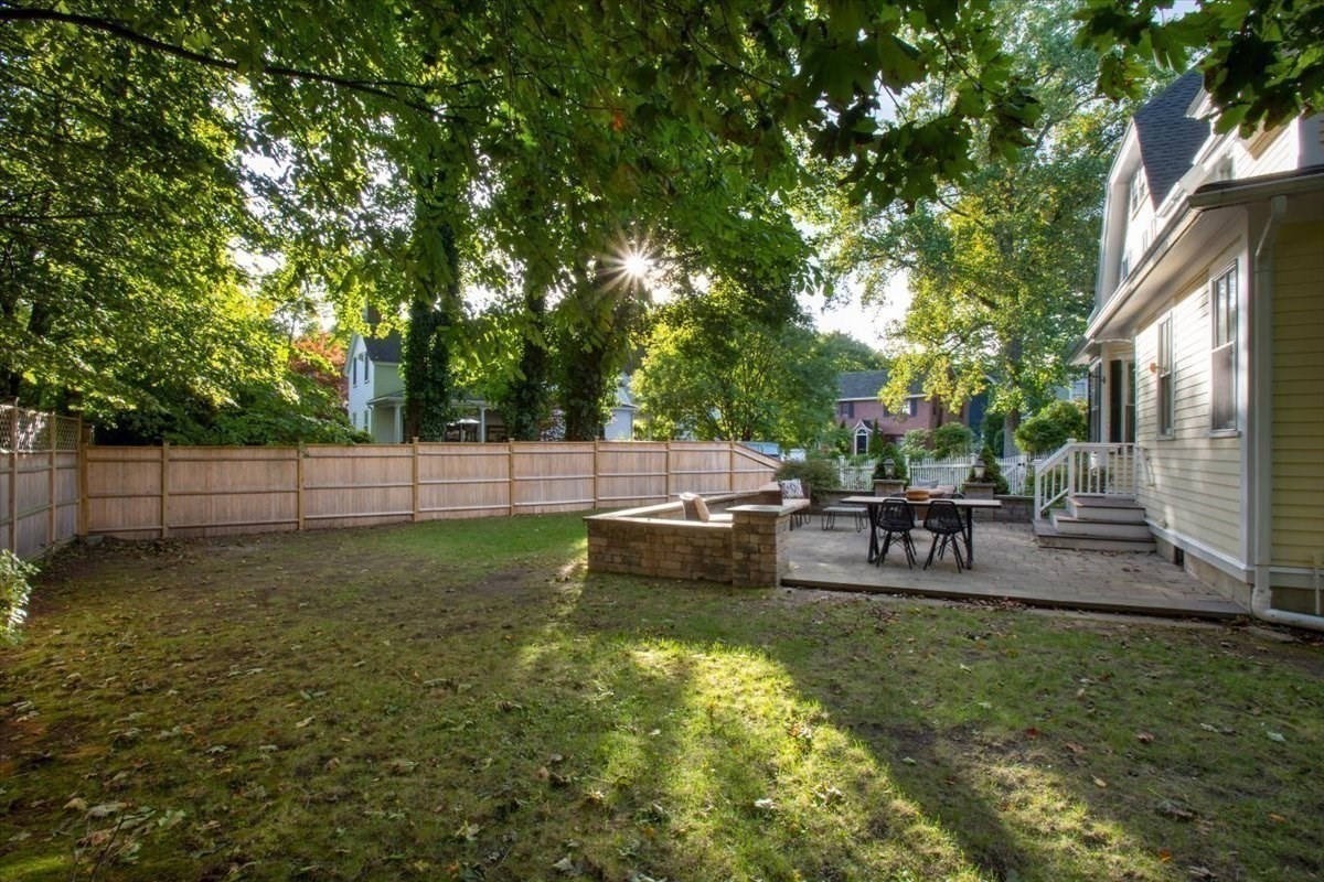 16 Abbott Street Property Photo 21