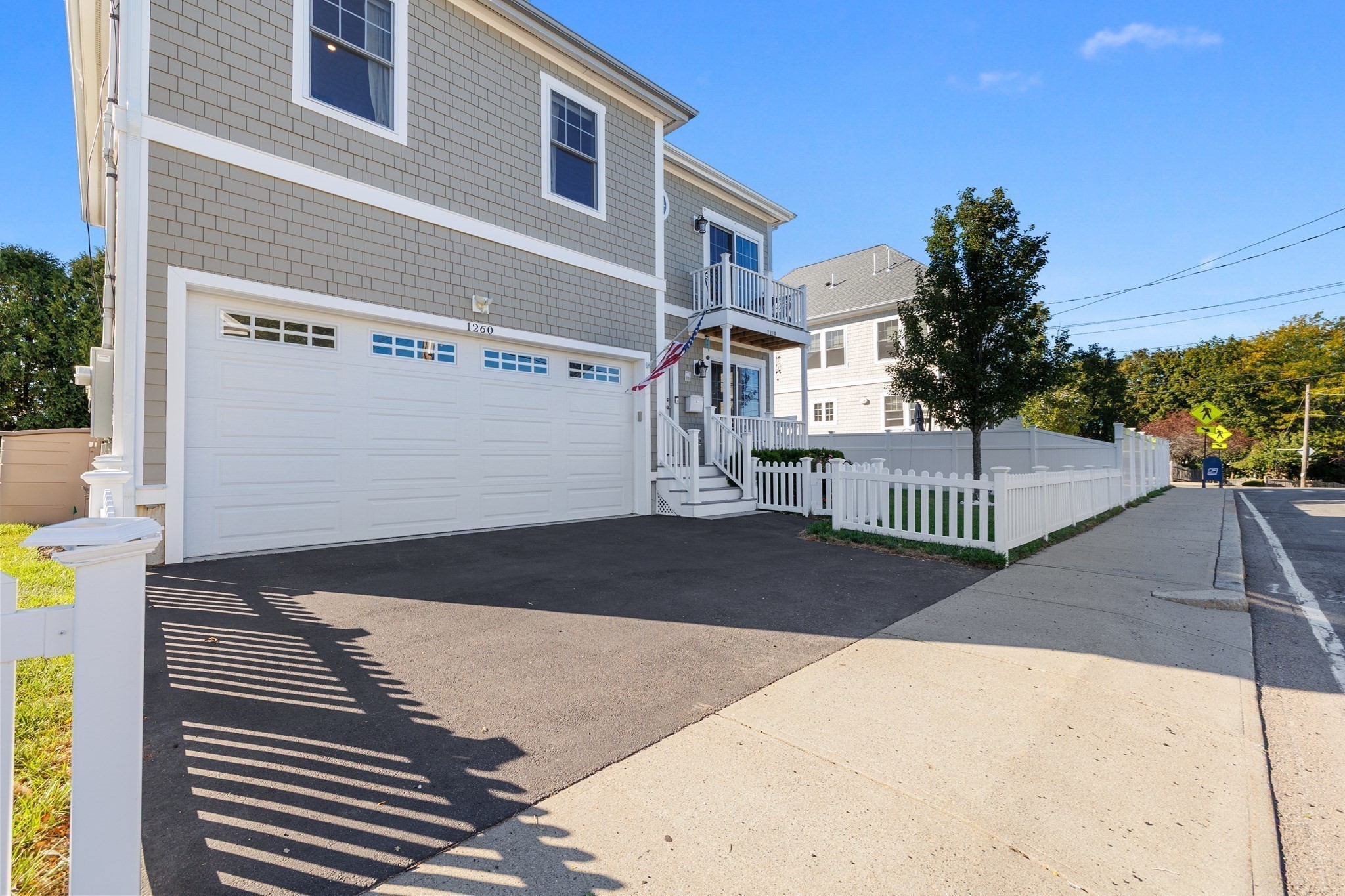 1260 Sea Street Property Photo 3