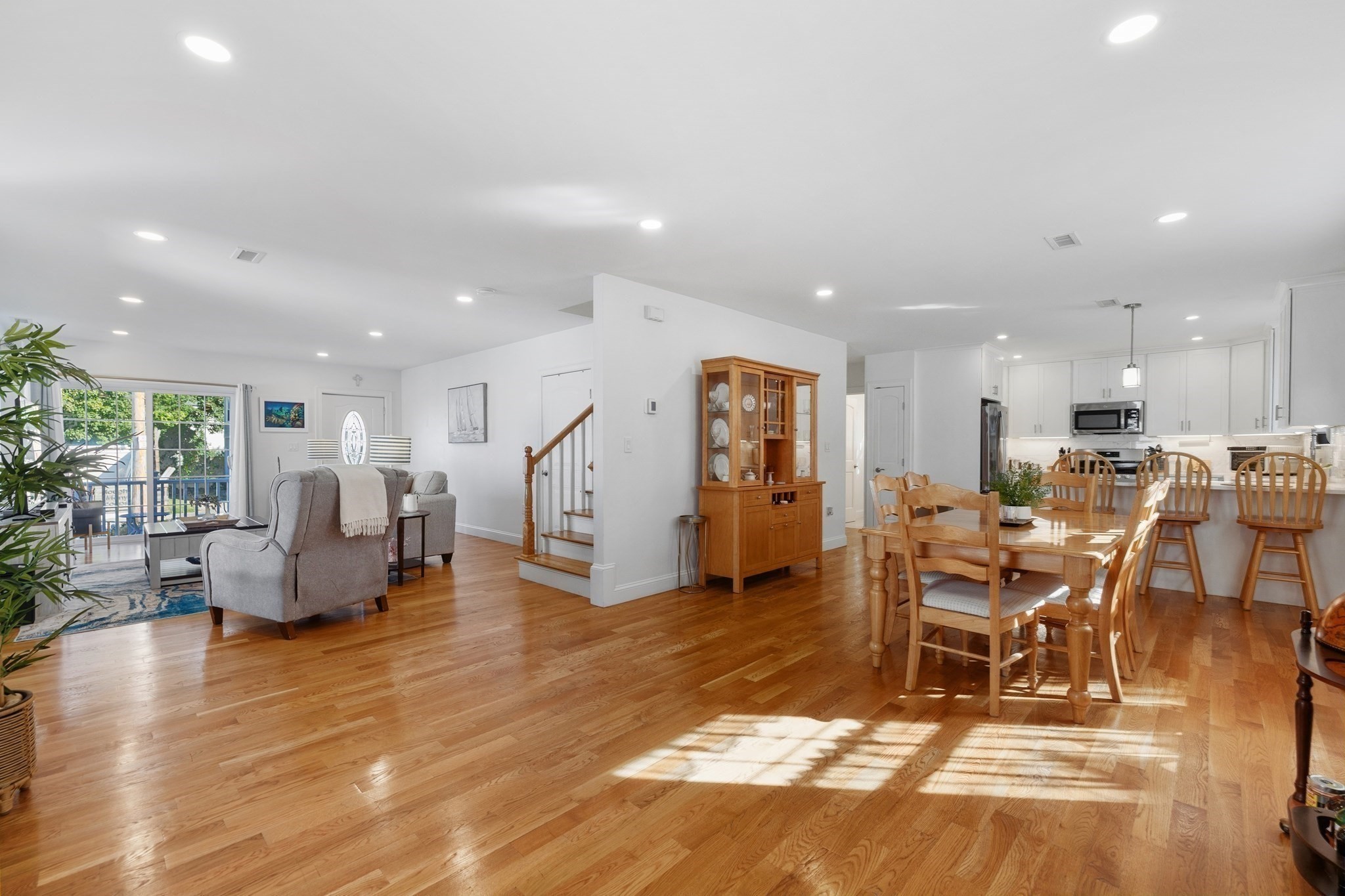 1260 Sea Street Property Photo 8