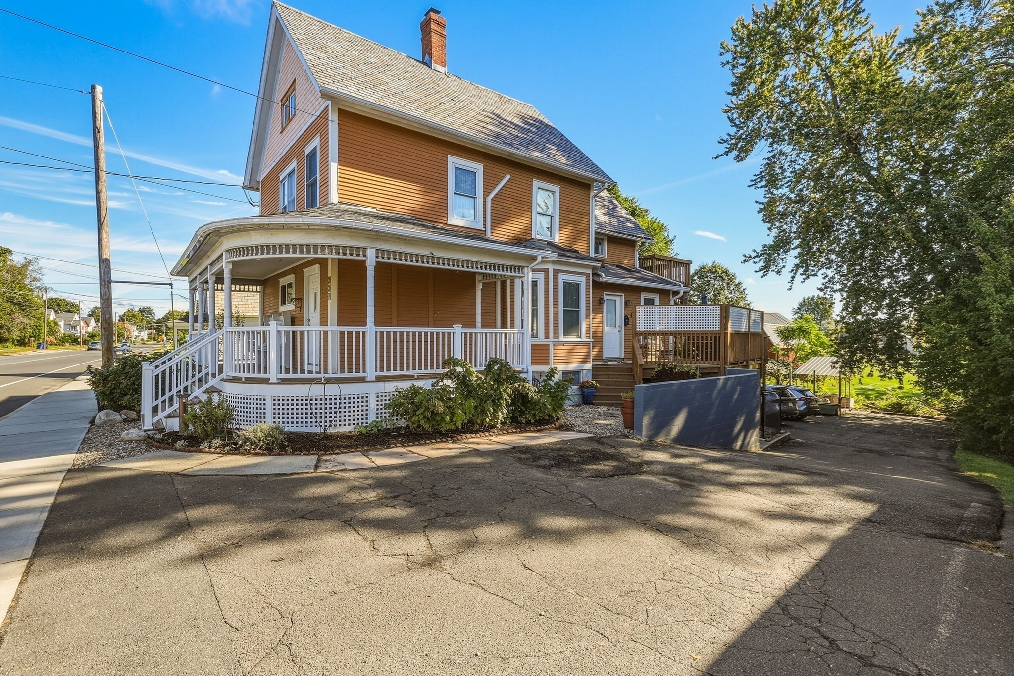 239 Bridge Street Property Photo 3