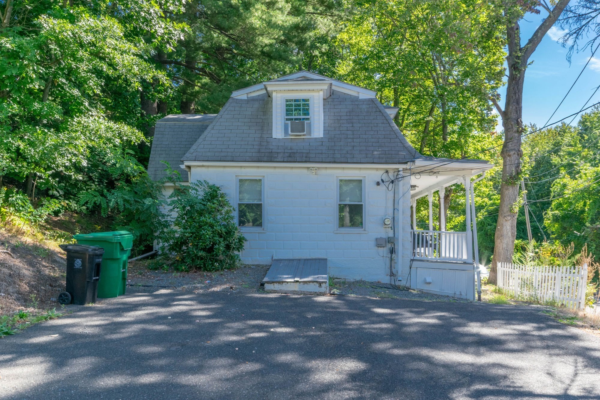 196 Pendleton Ave Property Photo 15
