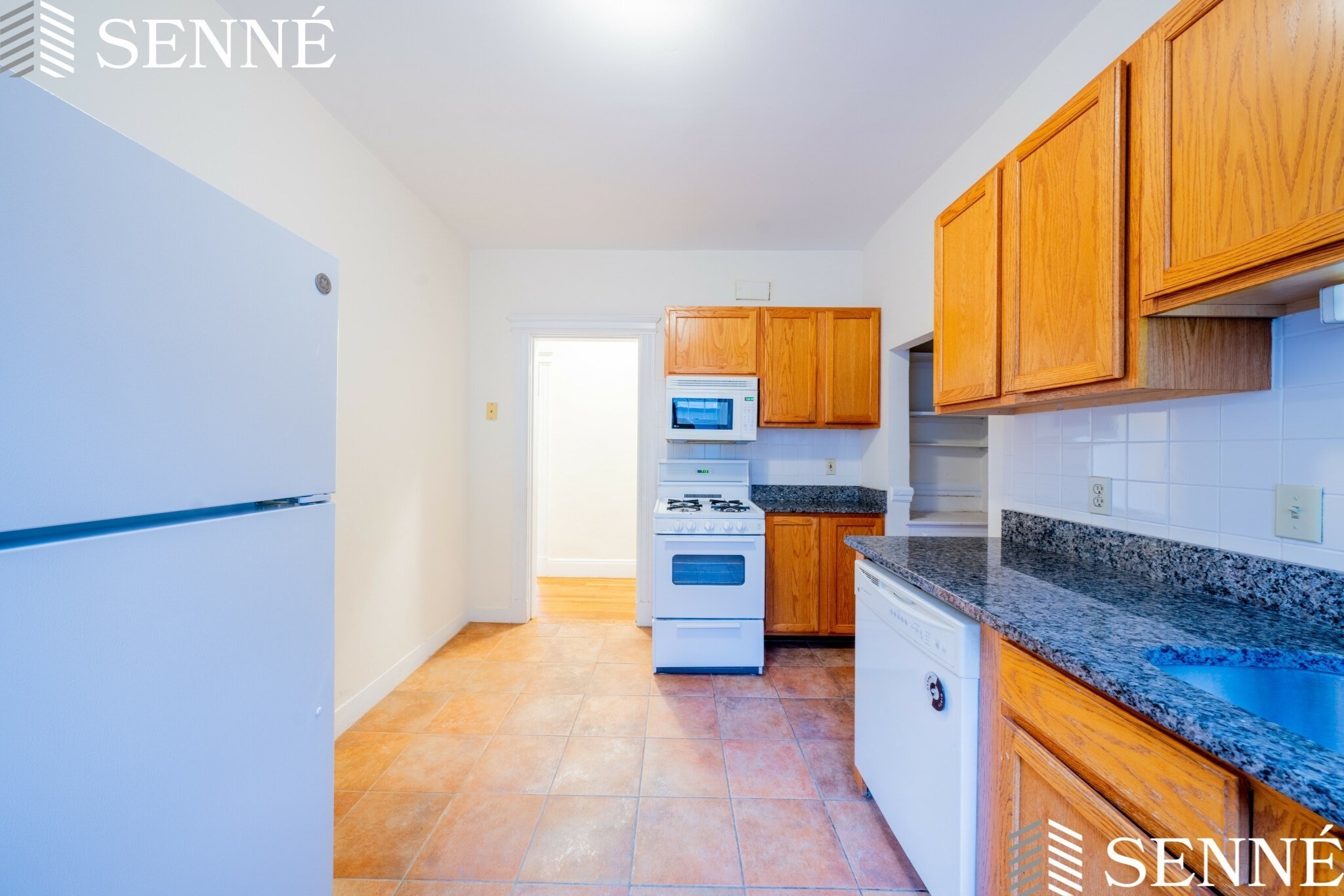 333 Harvard # 9 Property Photo 6