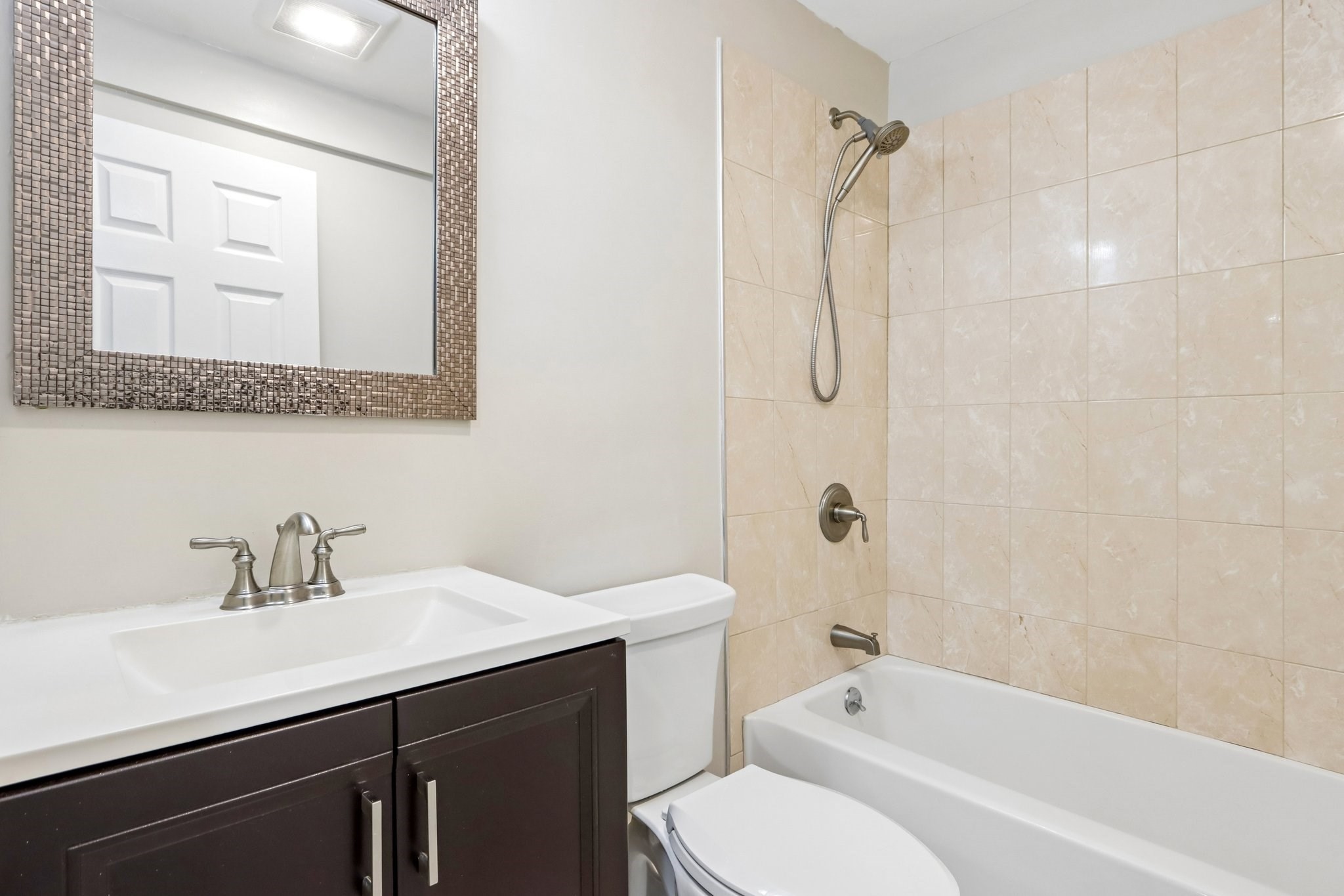 58 Edgelawn Ave # 8 Property Photo 11