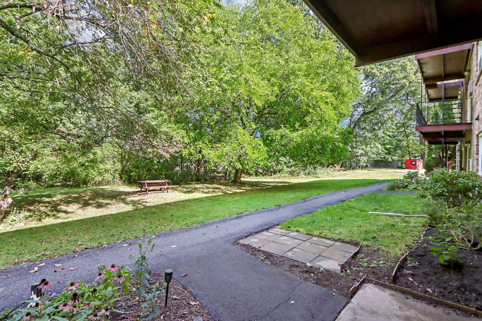 58 Edgelawn Ave # 8 Property Photo 14