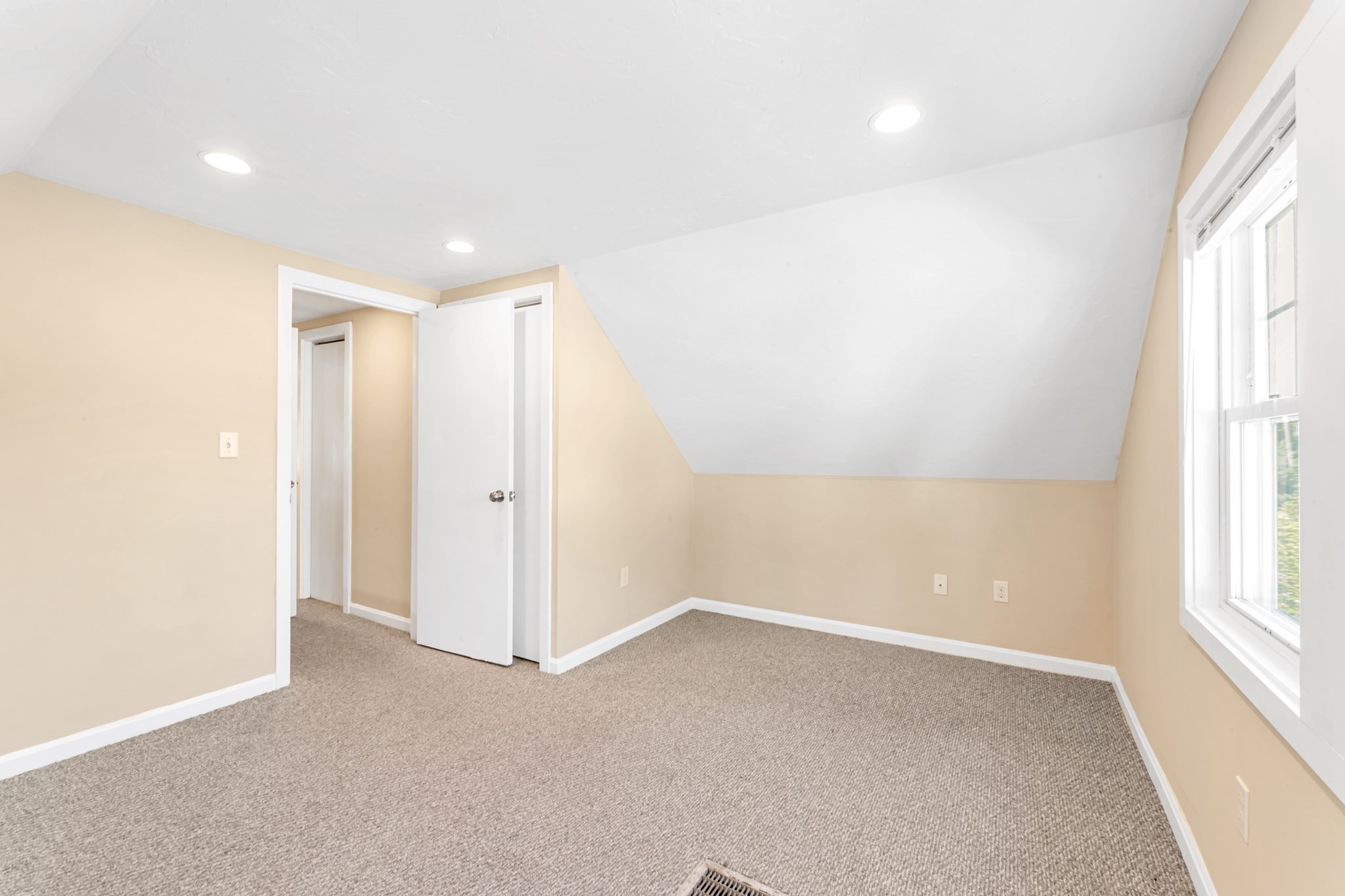 85 Potomac Property Photo 15