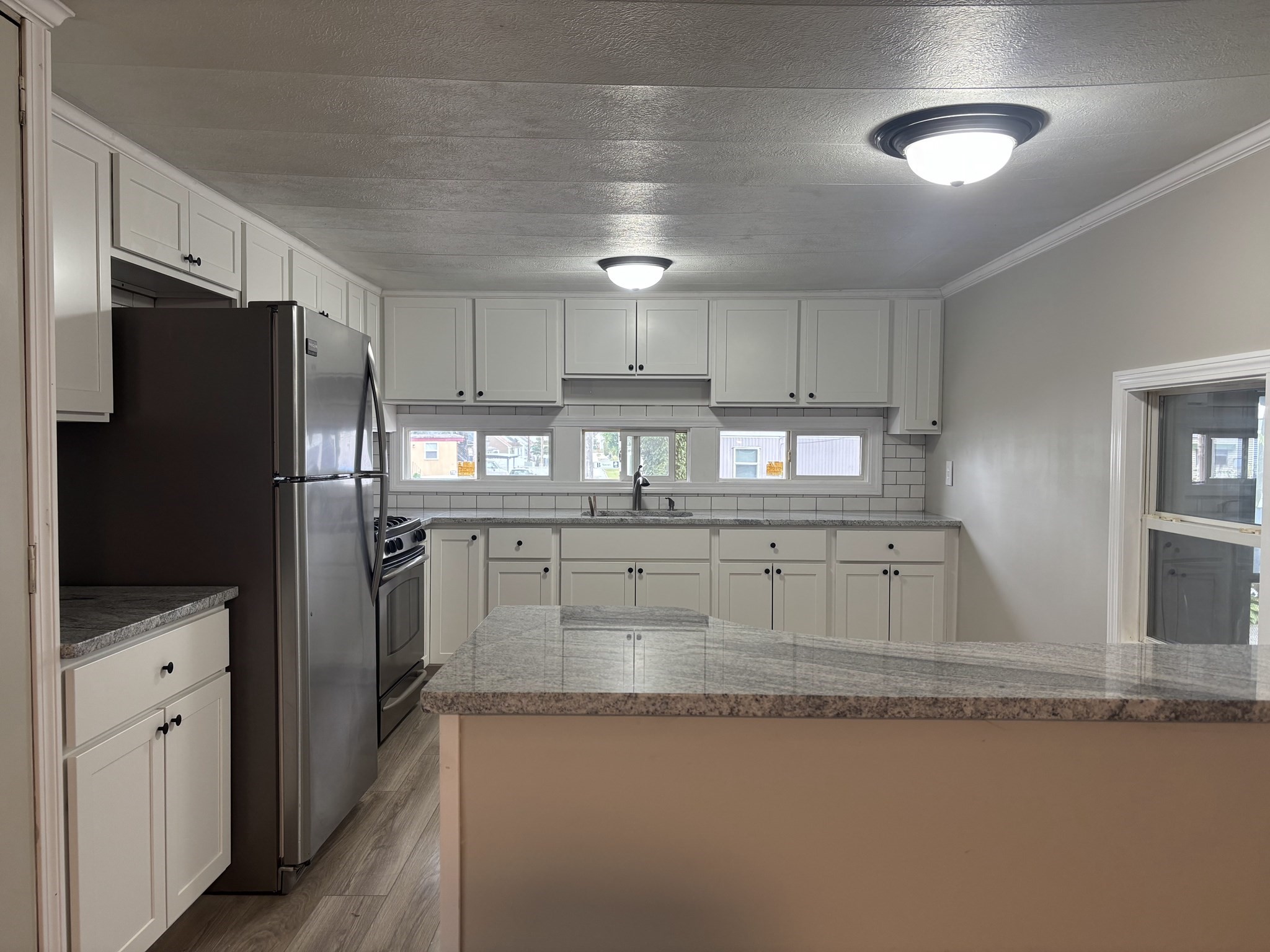 1346 Newport Ave # B17 Property Photo 2