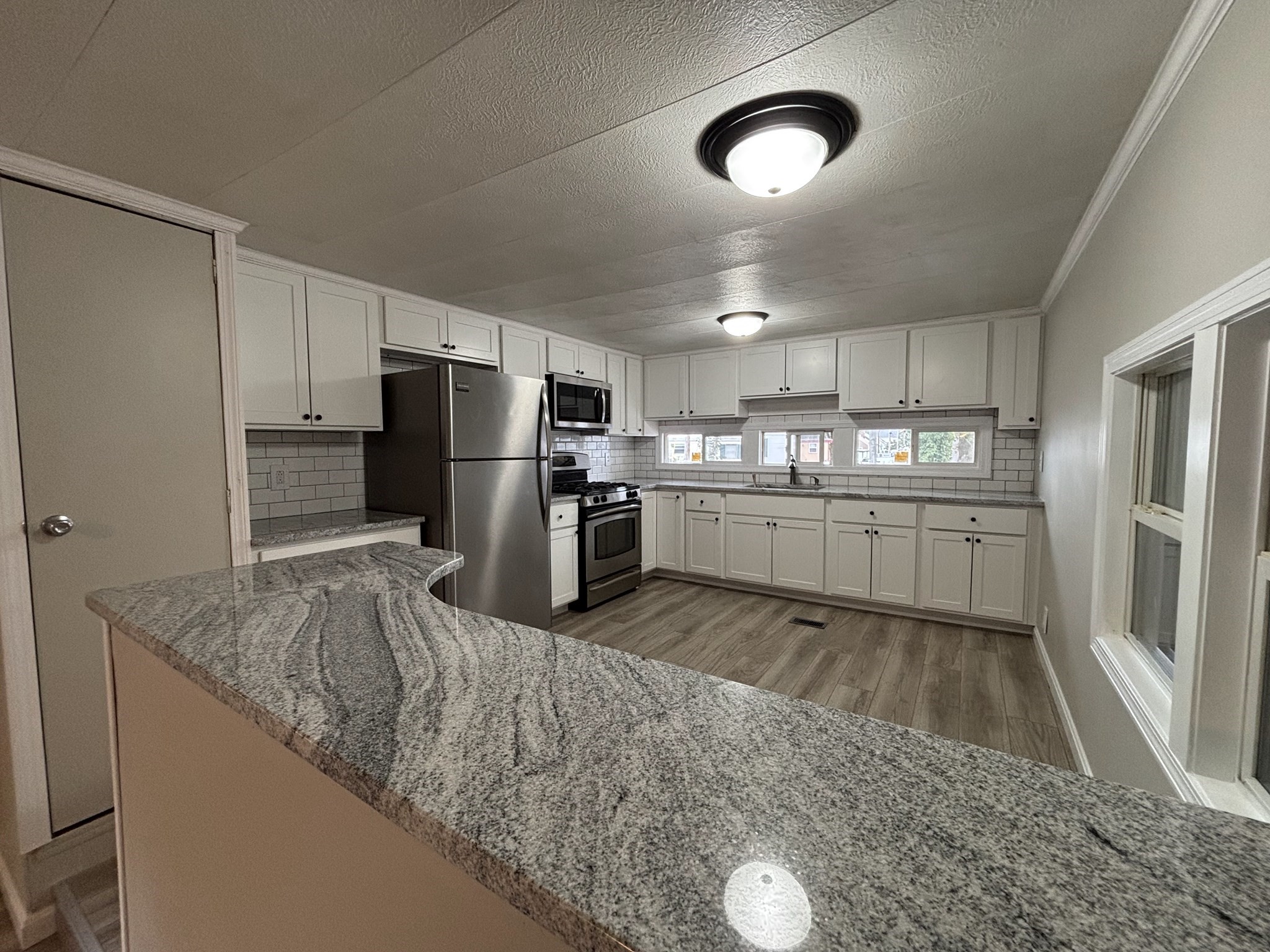1346 Newport Ave # B17 Property Photo 3