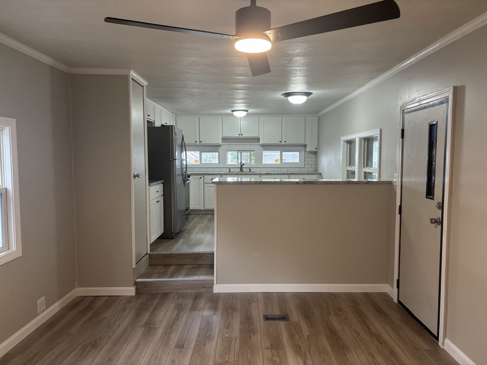 1346 Newport Ave # B17 Property Photo 6