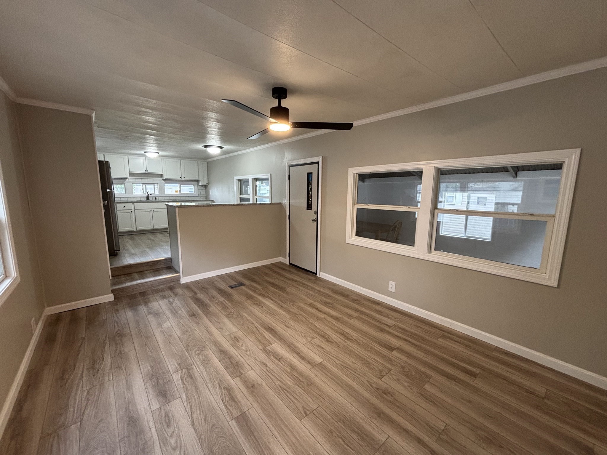 1346 Newport Ave # B17 Property Photo 8