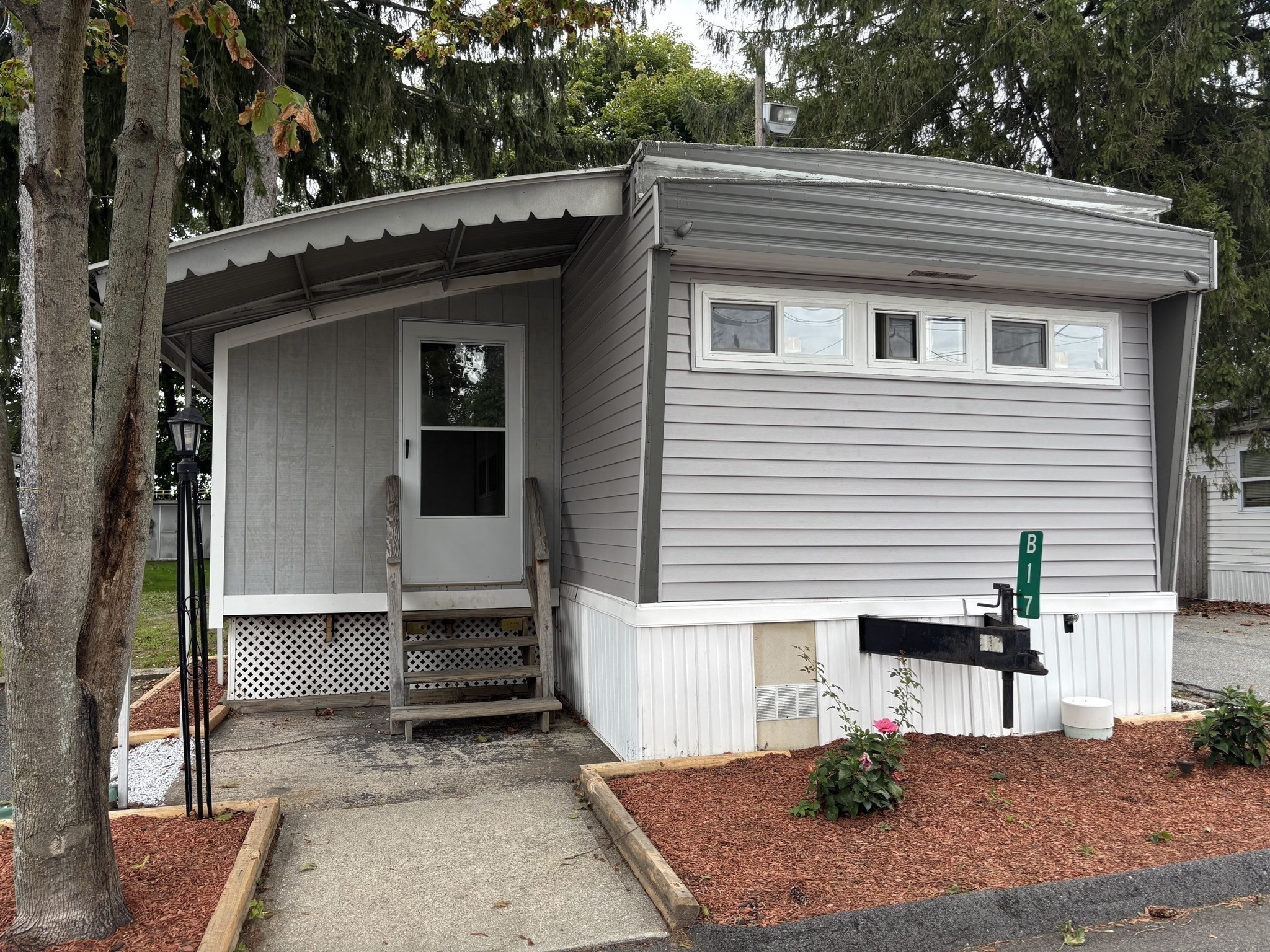 1346 Newport Ave # B17 Property Photo 24