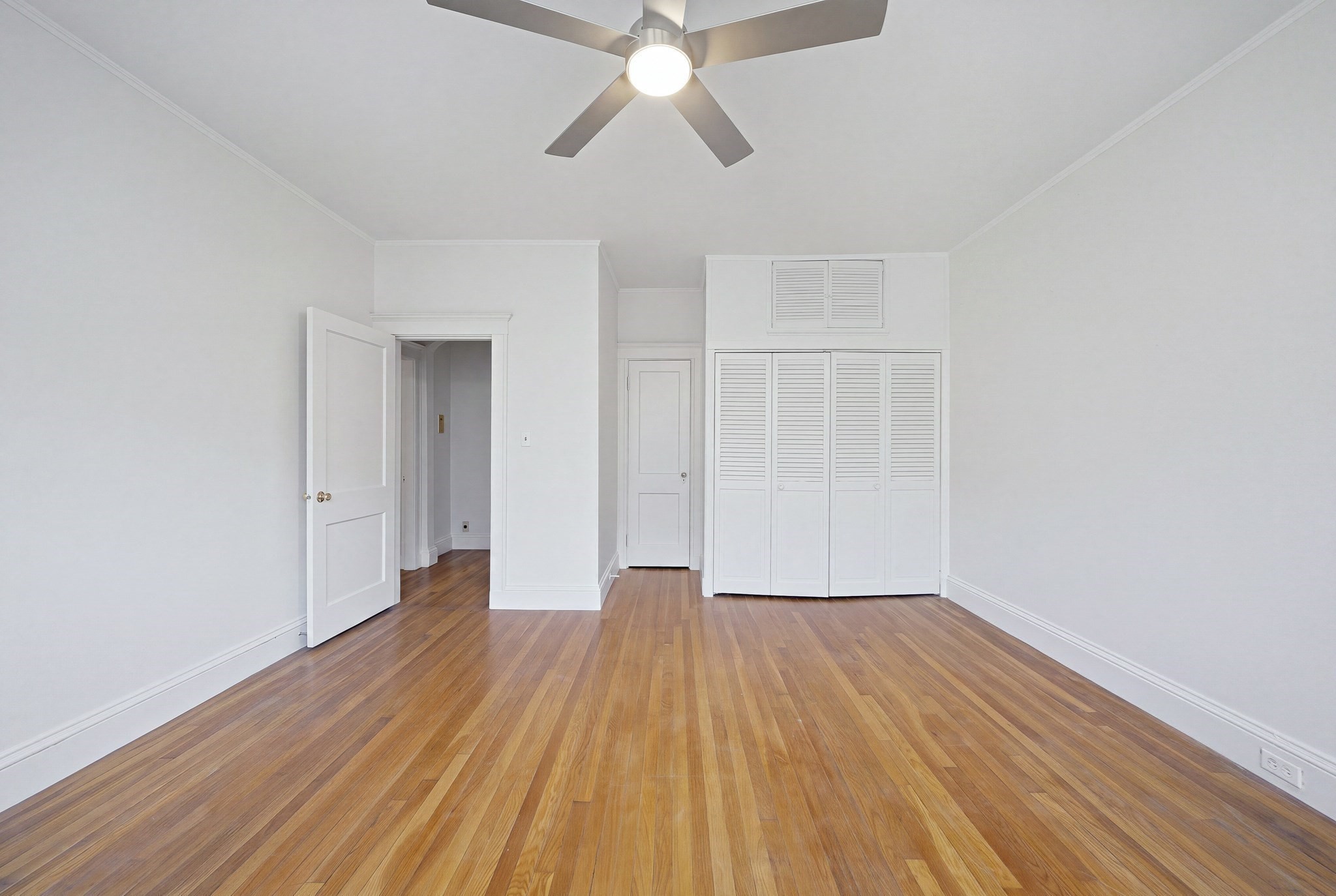 413 Washington Street # 4 Property Photo 7