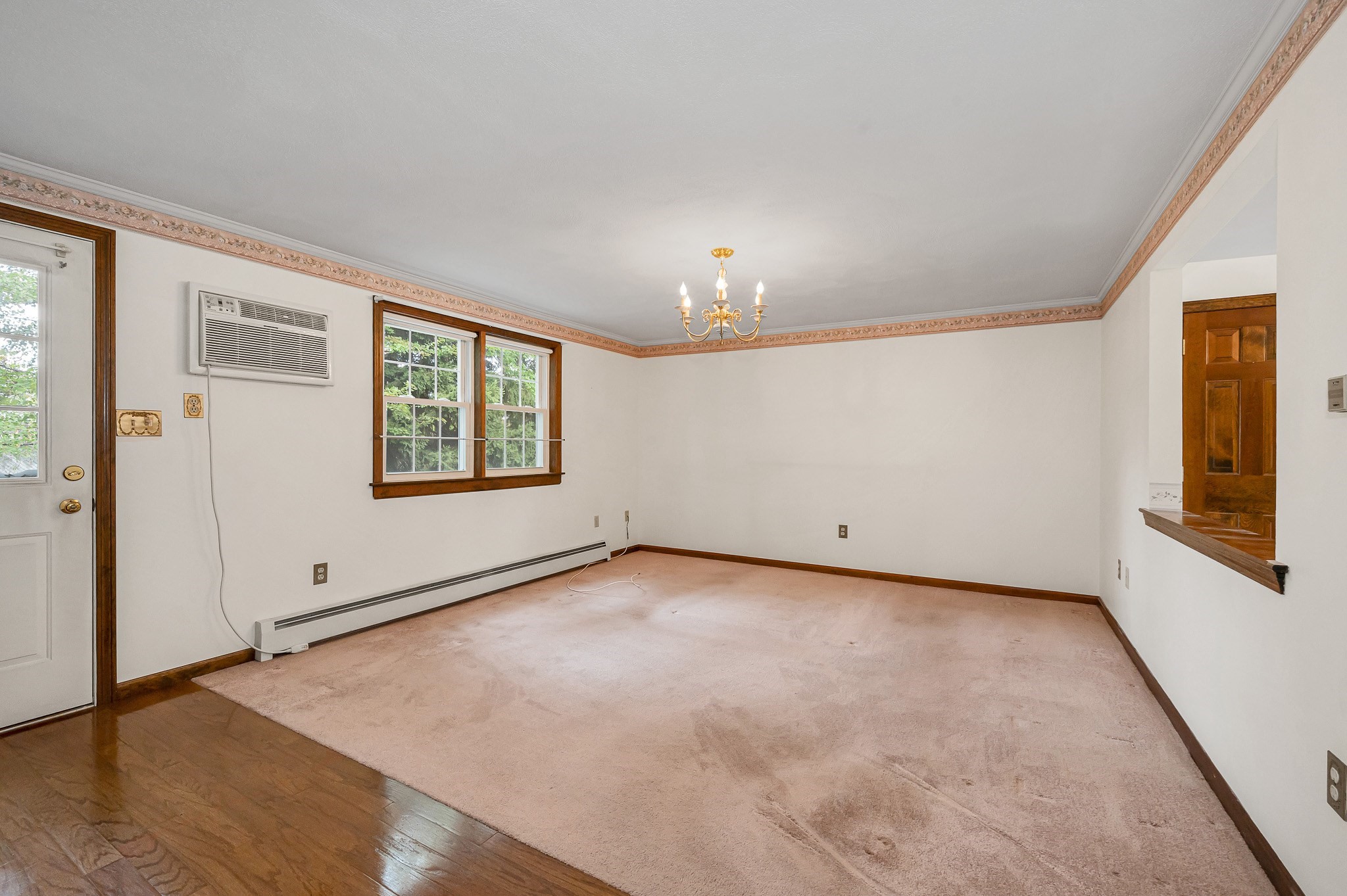 25 Oak St # D Property Photo 6