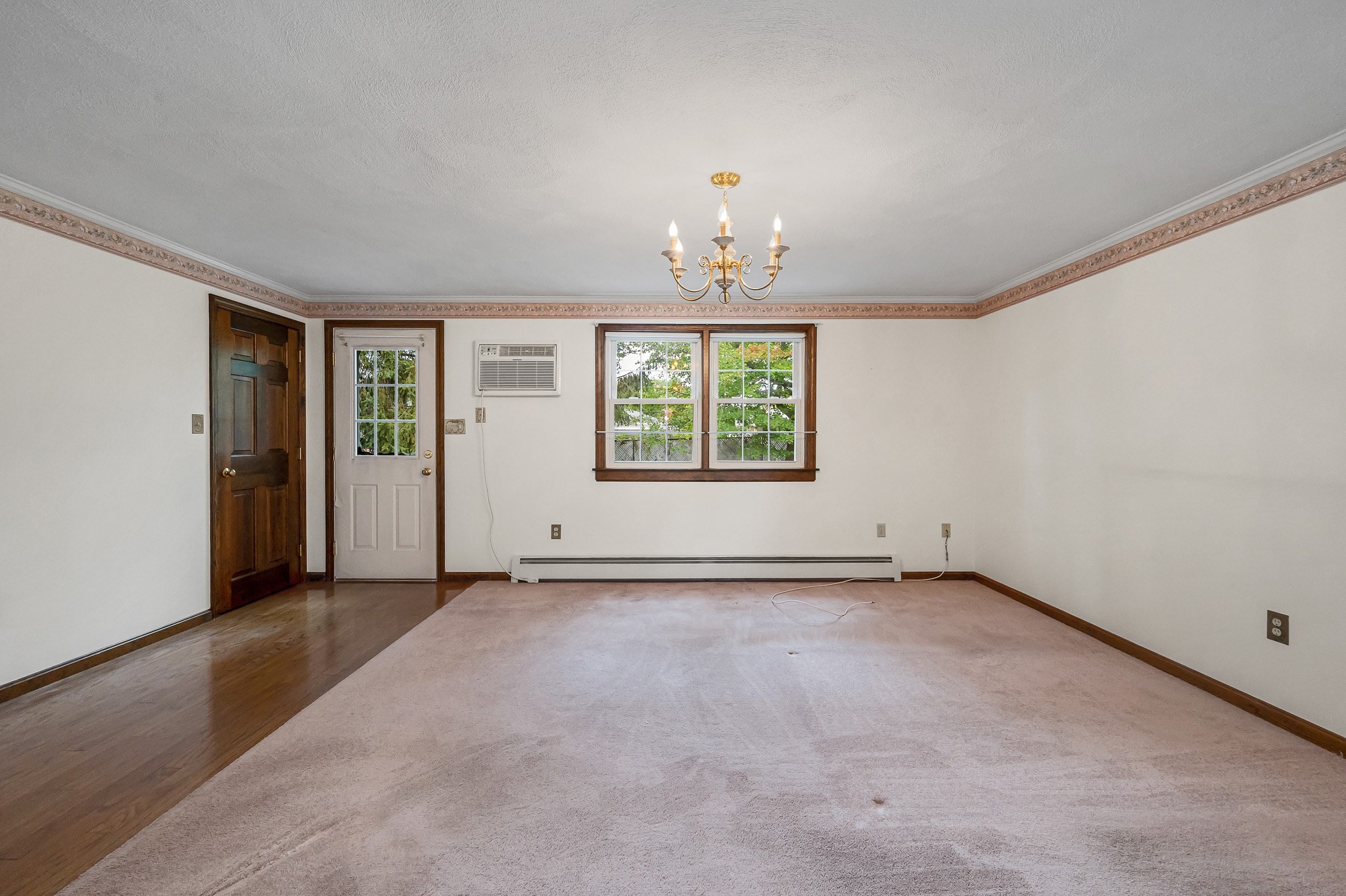 25 Oak St # D Property Photo 11