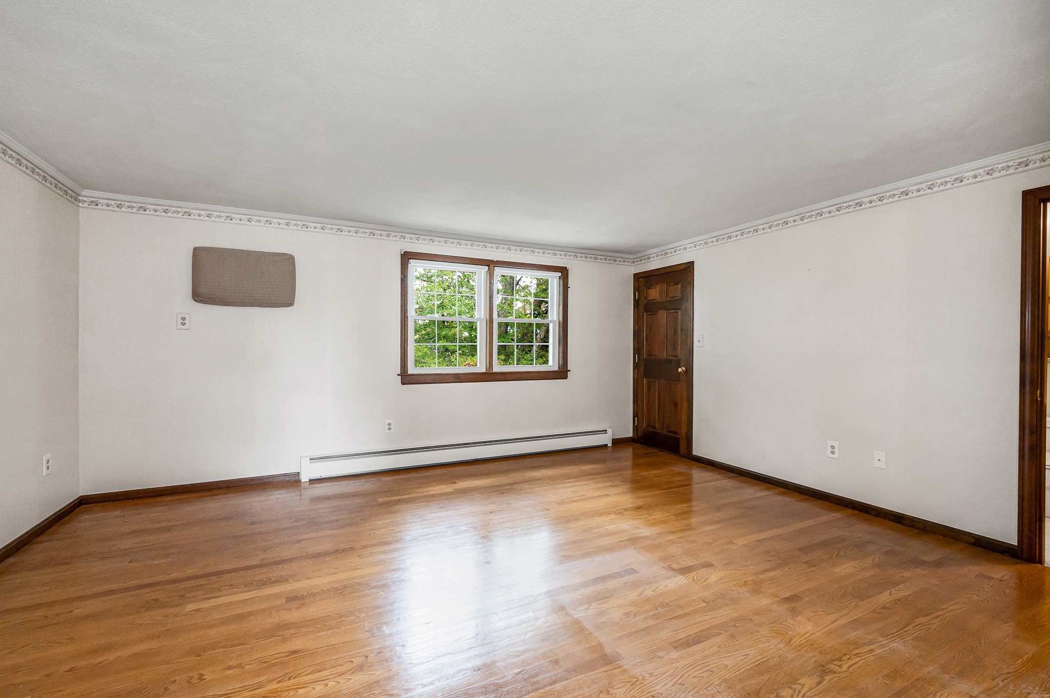25 Oak St # D Property Photo 12
