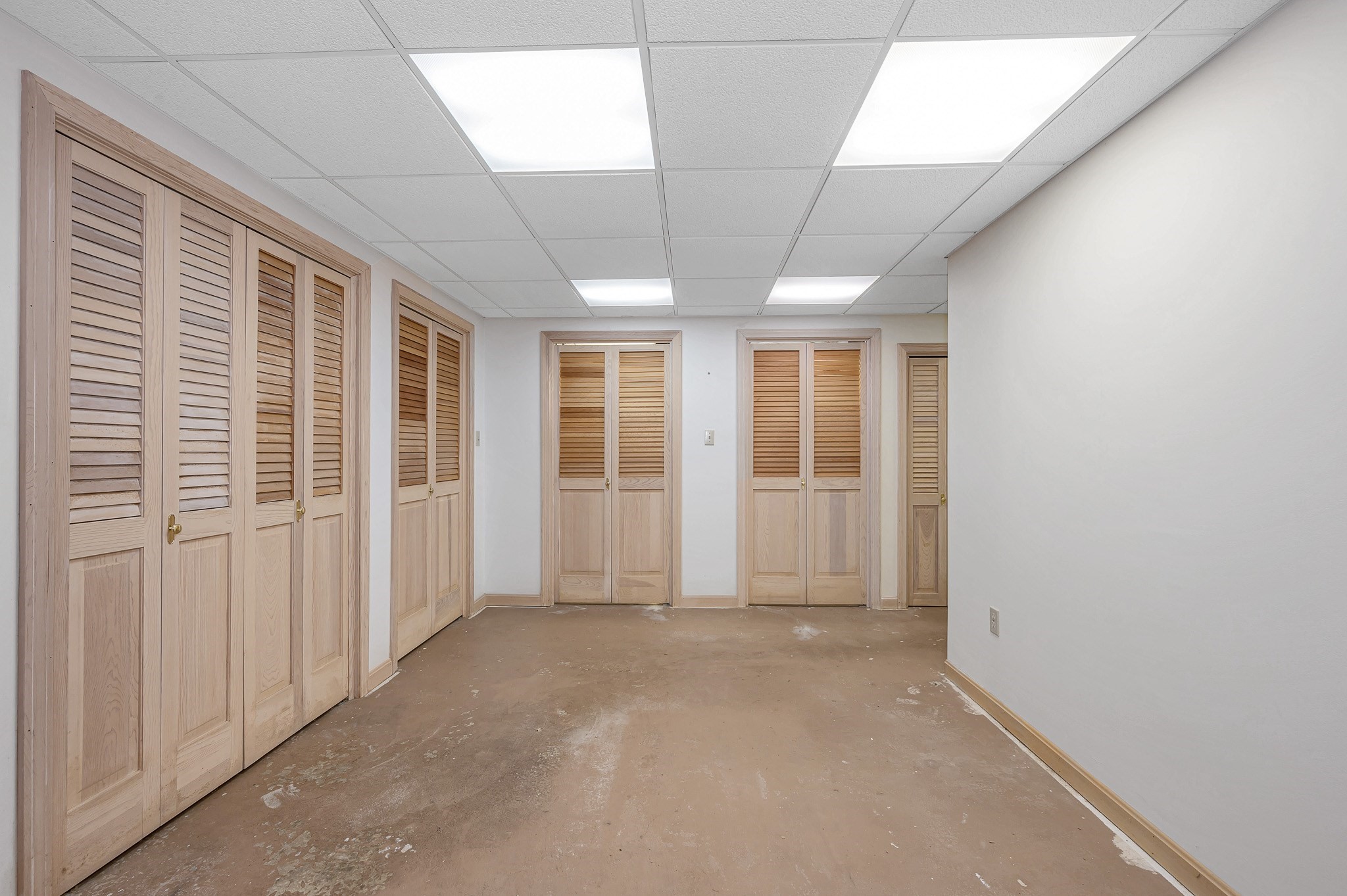 25 Oak St # D Property Photo 27