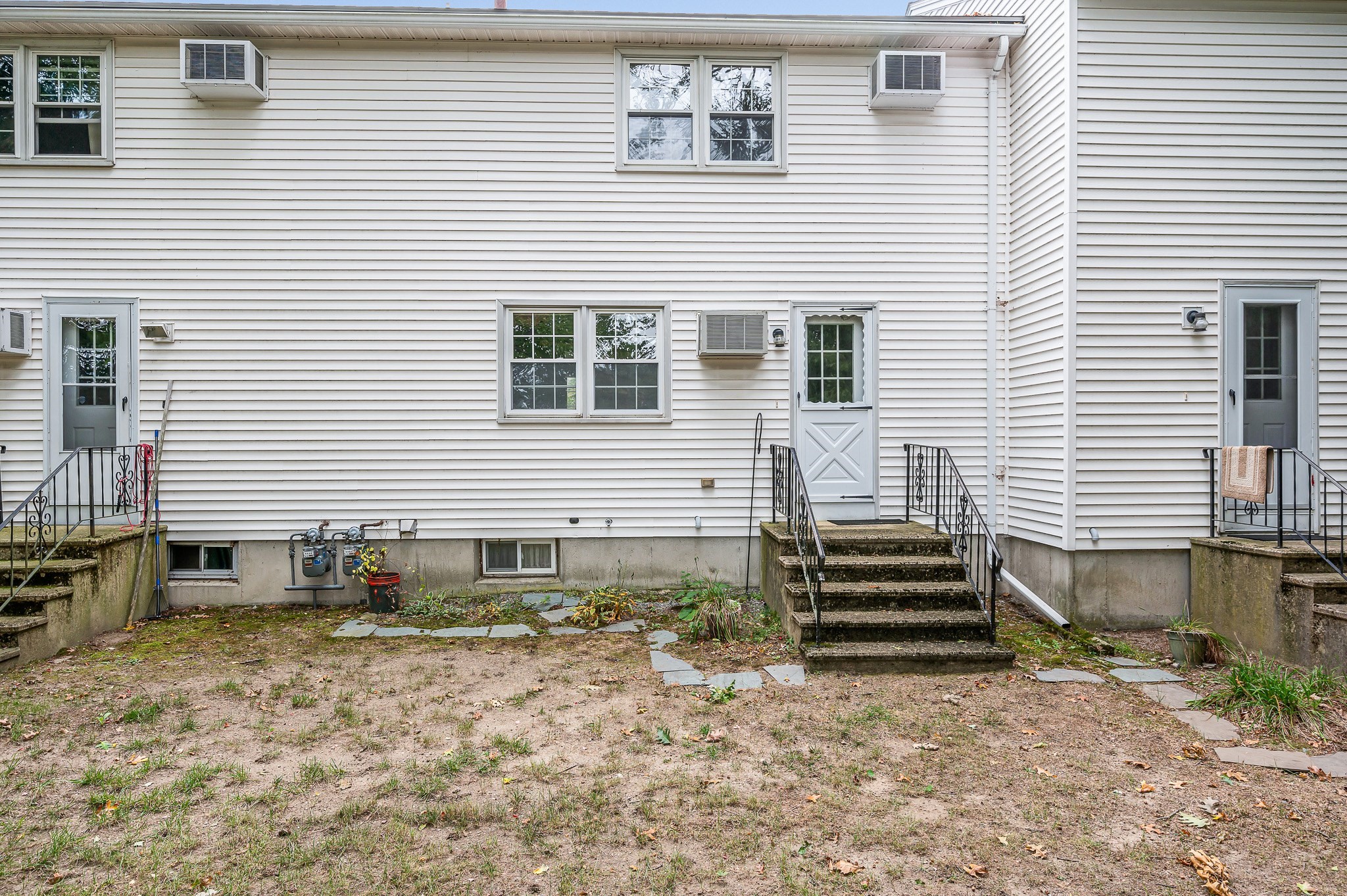 25 Oak St # D Property Photo 30