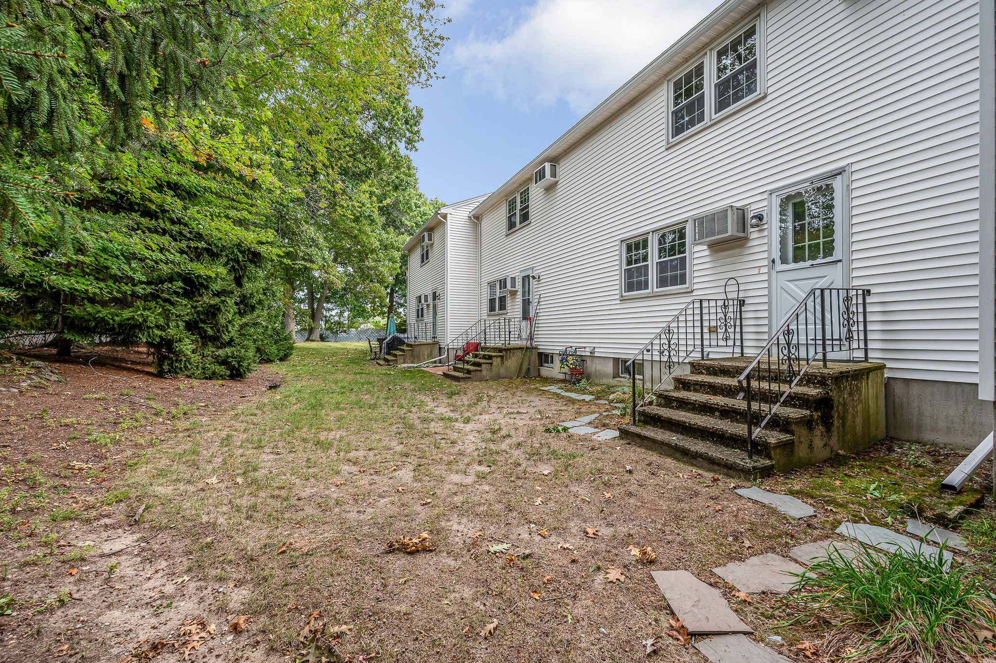 25 Oak St # D Property Photo 31