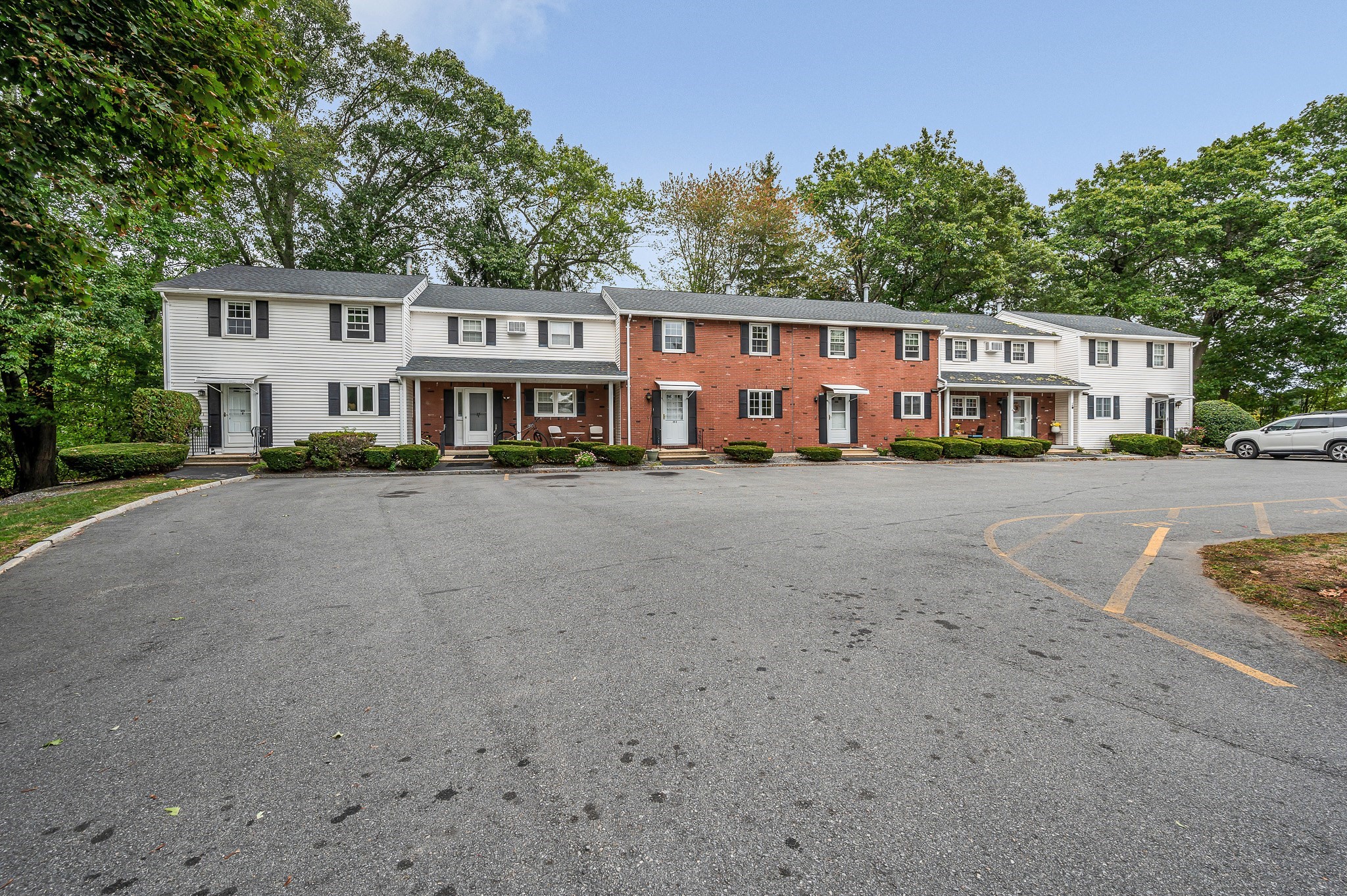 25 Oak St # D Property Photo 32