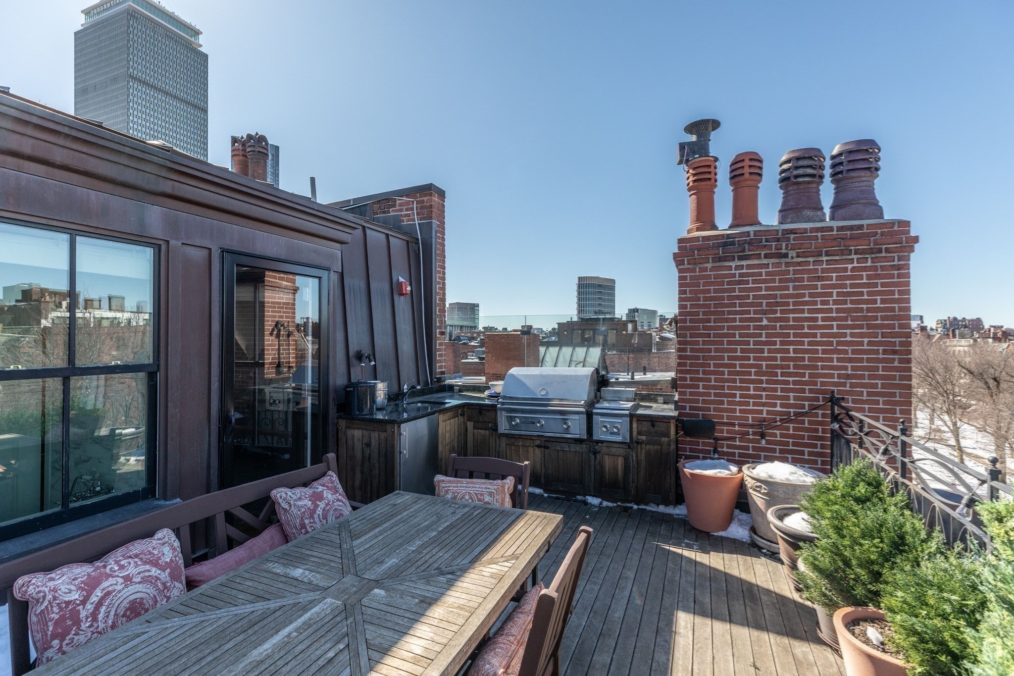 230 Commonwealth Ave Property Photo 17