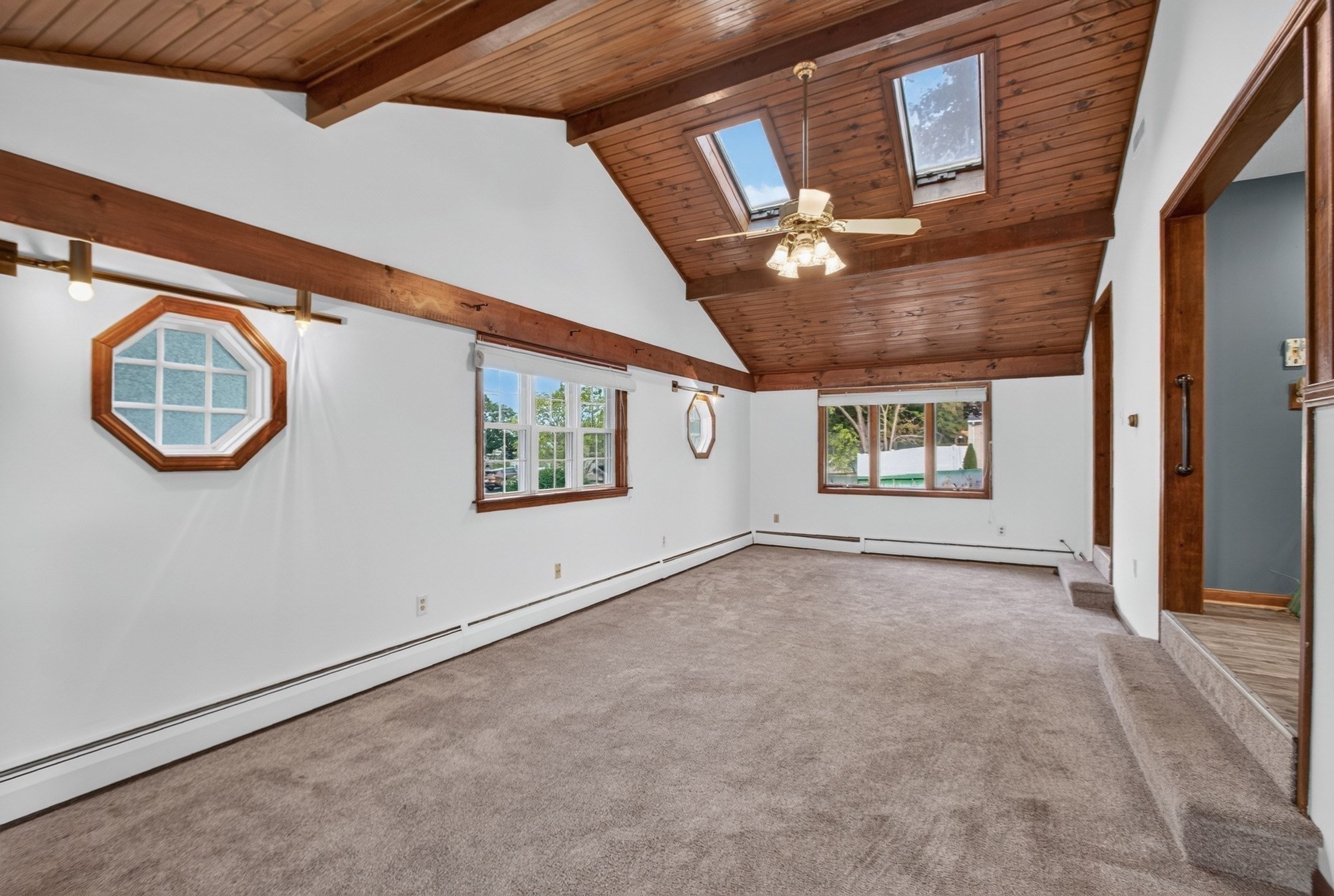 15 Ellington Rd Property Photo 13