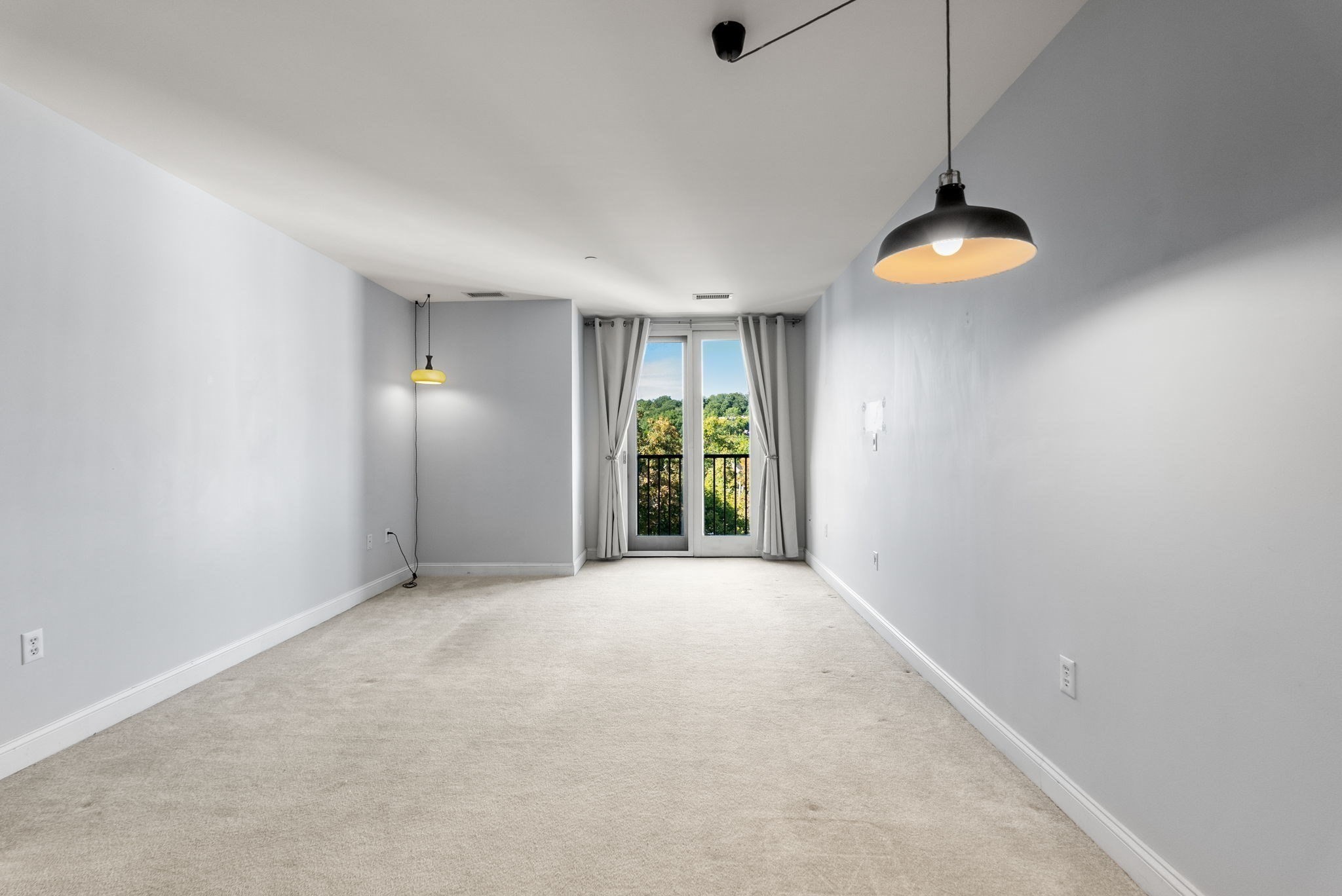 327 Centre St # 206b Property Photo 4