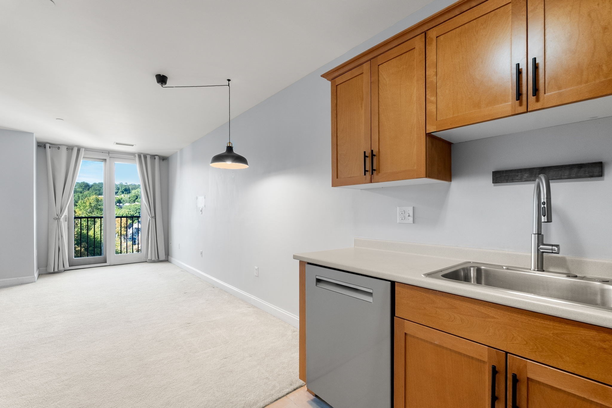 327 Centre St # 206b Property Photo 8