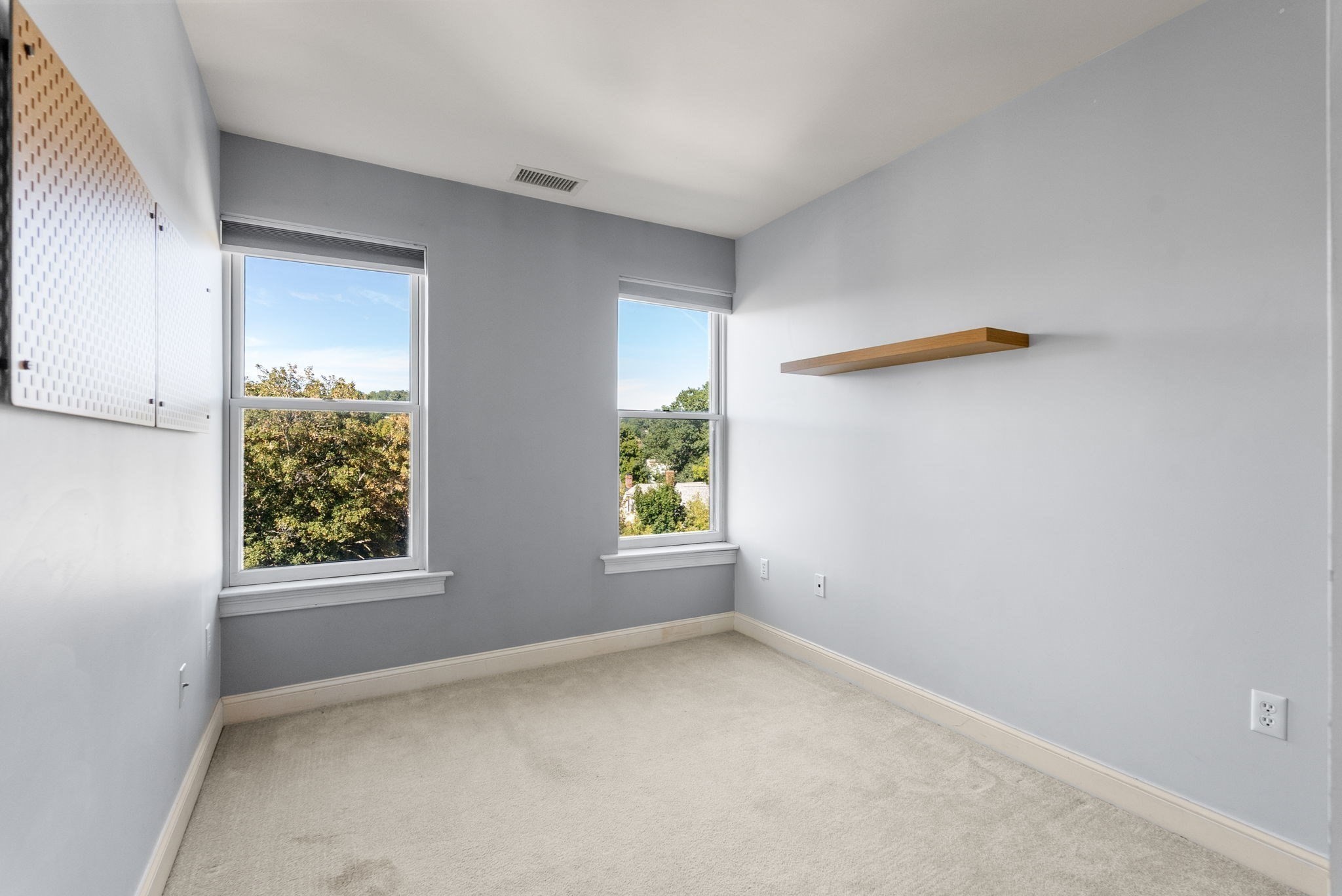 327 Centre St # 206b Property Photo 10