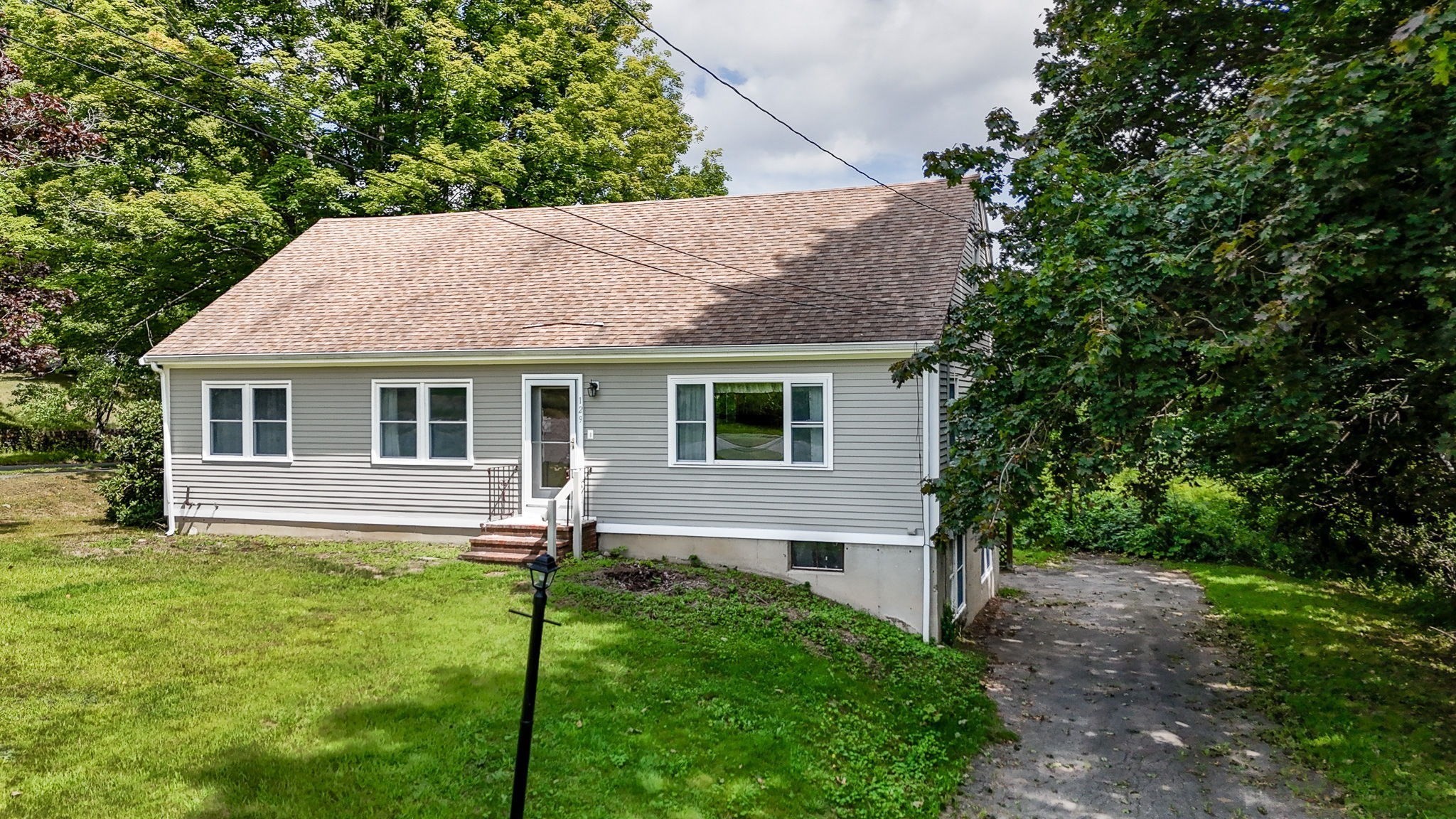 129 Forest St Property Photo 1