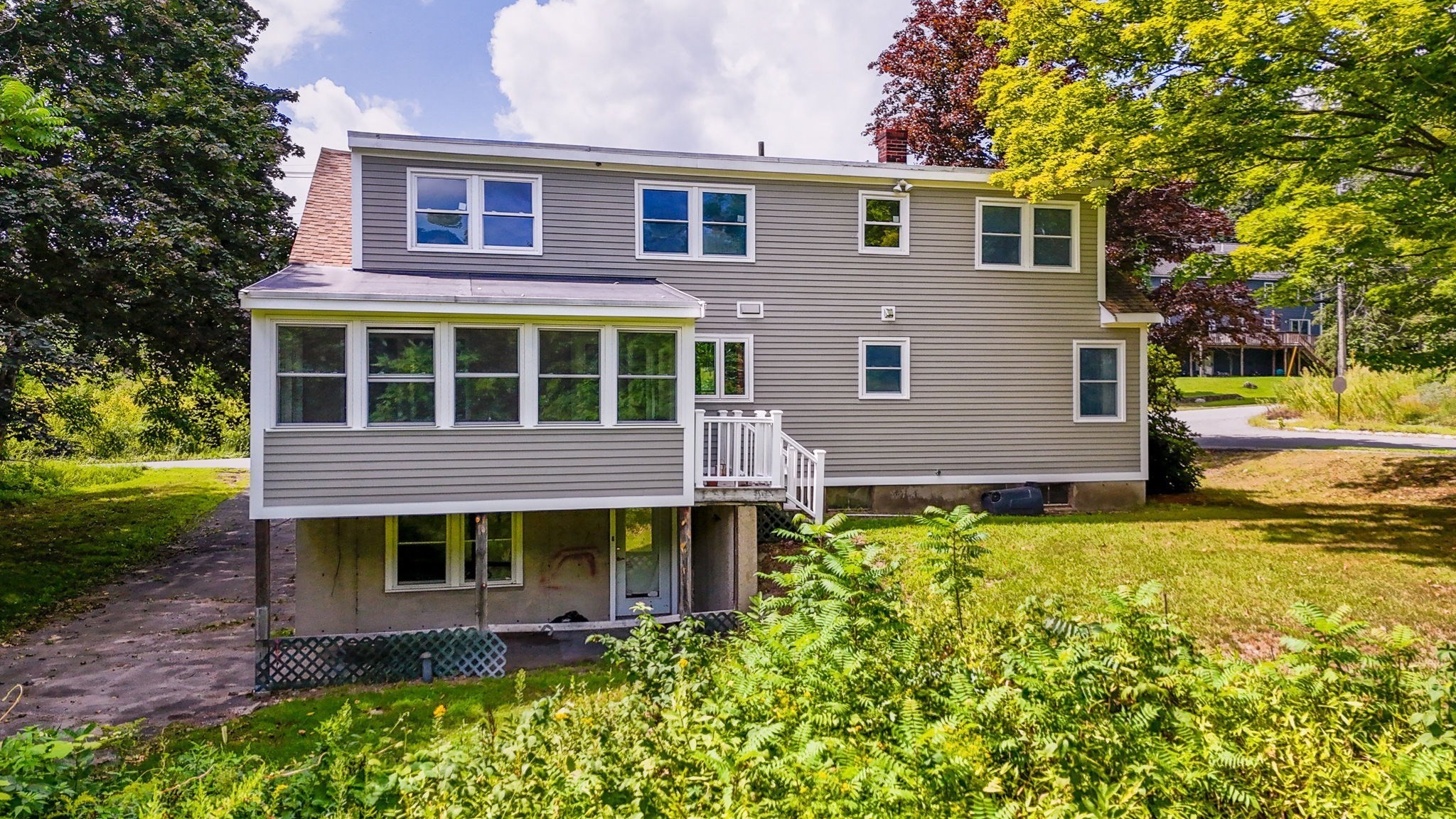 129 Forest St Property Photo 4