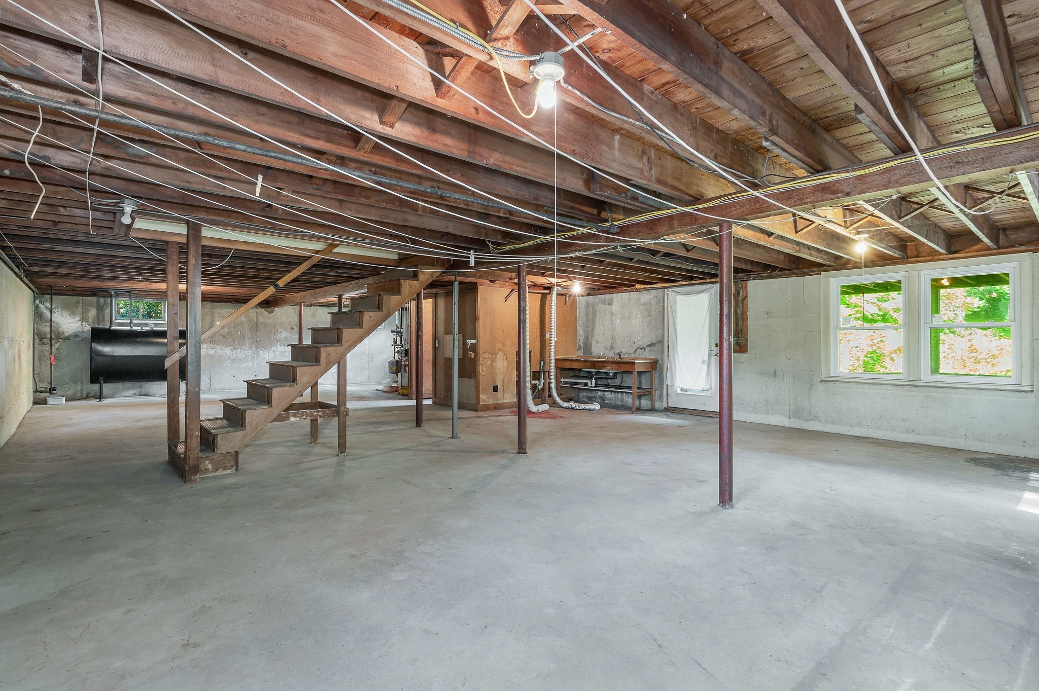 129 Forest St Property Photo 41