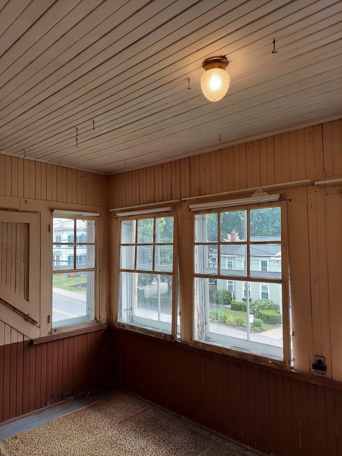 51 River Street Property Photo 29