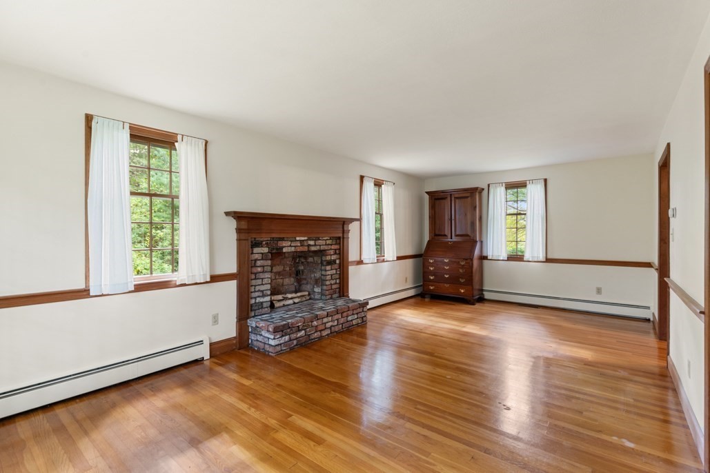 480 Essex St Property Photo 16