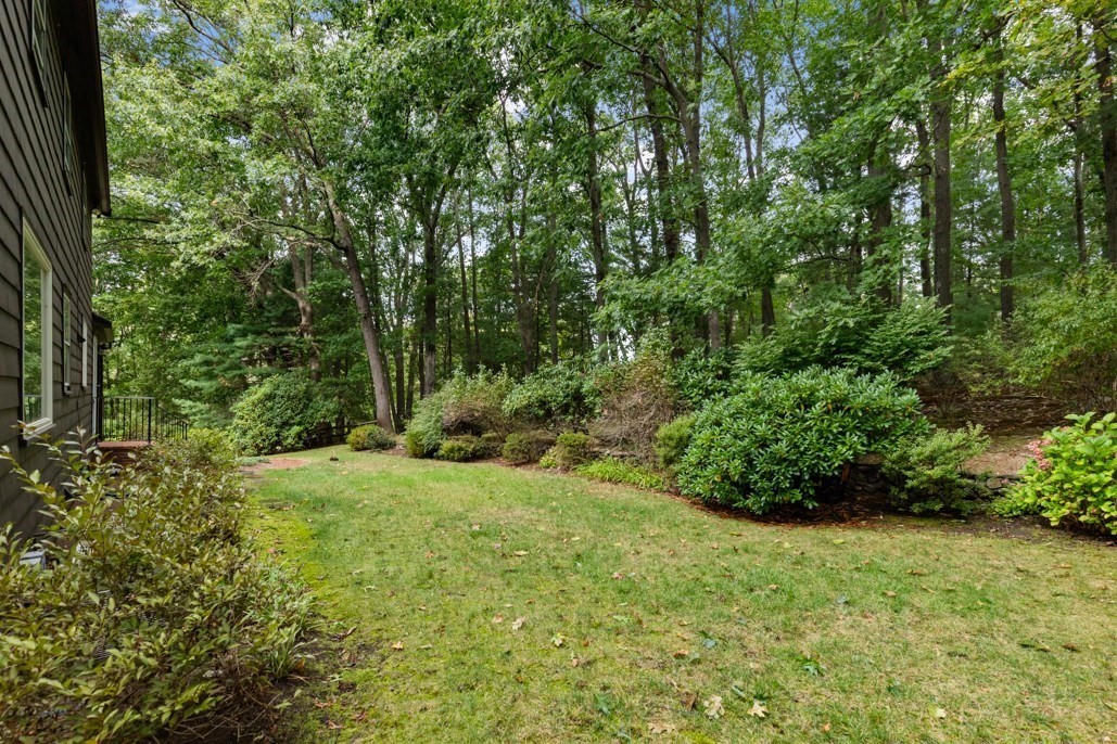 480 Essex St Property Photo 35