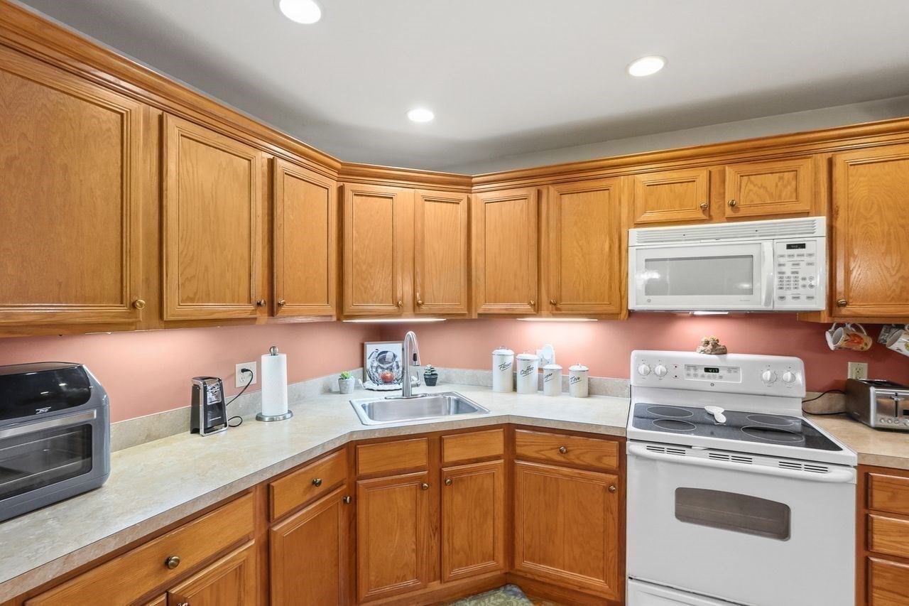 7 Crescent Way # 101 Property Photo 10