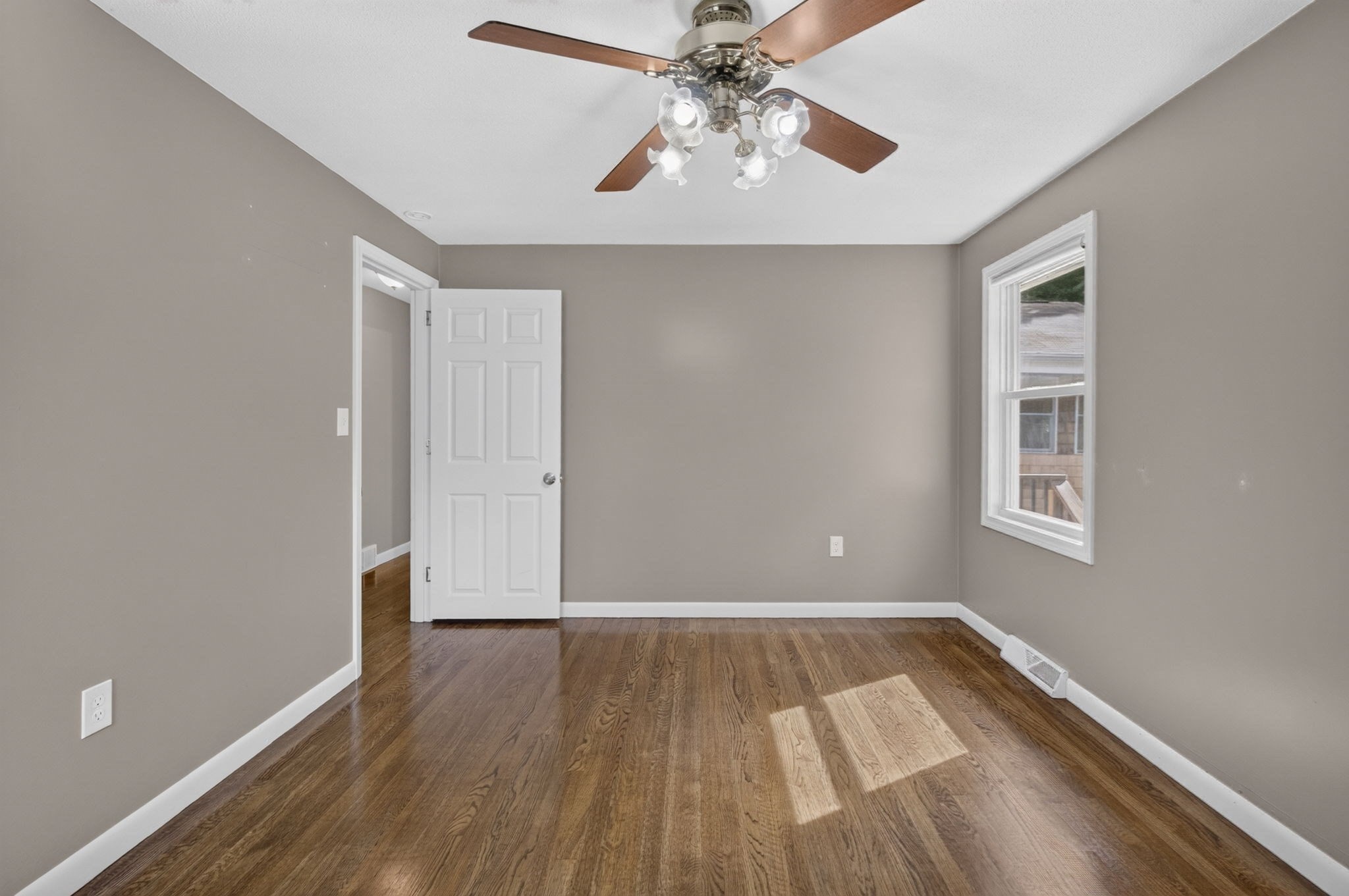 12 Sunset Property Photo 28