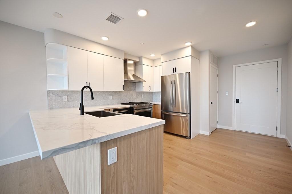 457 West Broadway # 303 Property Photo 2