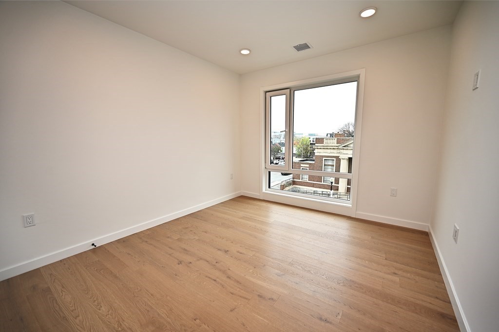 457 West Broadway # 303 Property Photo 8