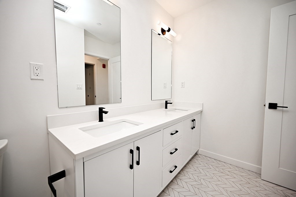 457 West Broadway # 303 Property Photo 9