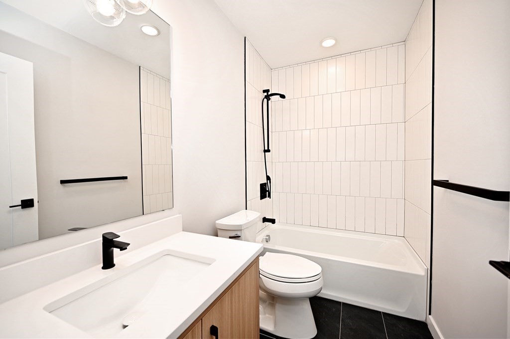 457 West Broadway # 303 Property Photo 12