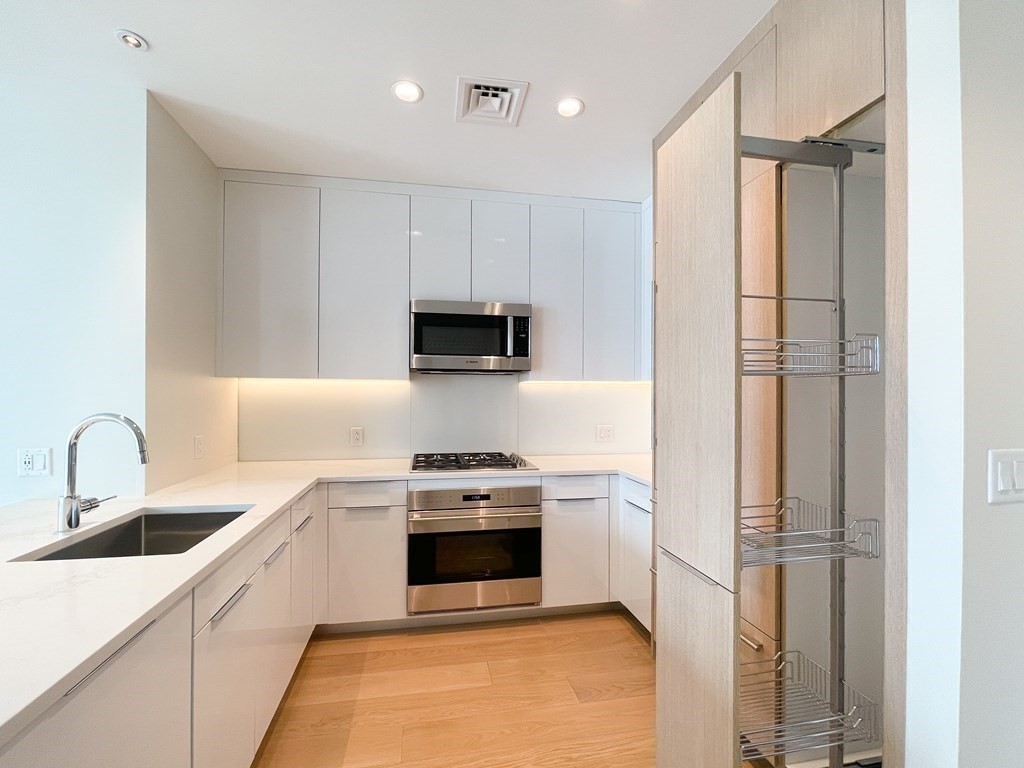 188 Brookline Ave # 27d Property Photo 7