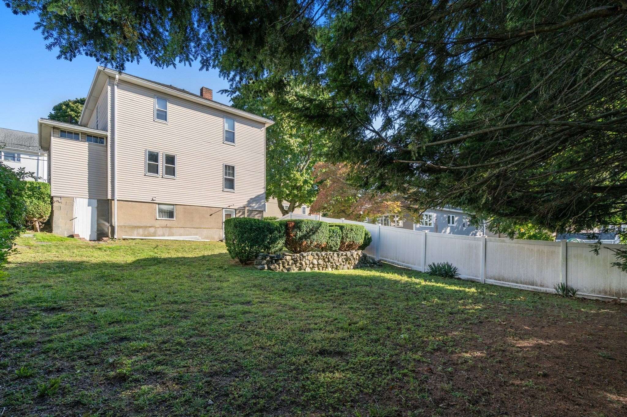 138 Forest St Property Photo 11