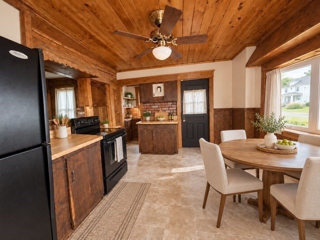 10 Cycle St Property Photo 3