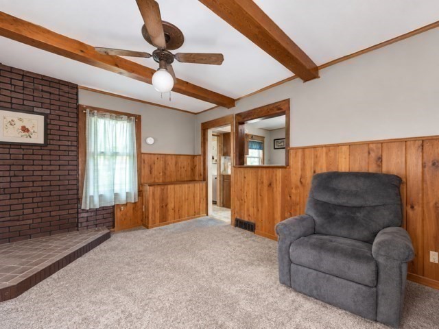 10 Cycle St Property Photo 7