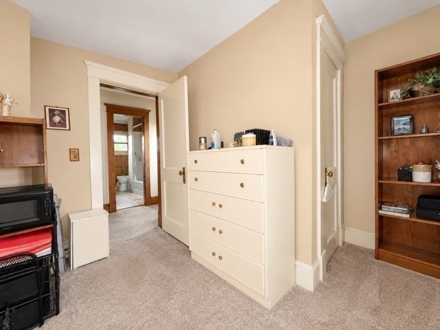 10 Cycle St Property Photo 9
