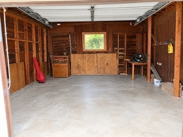 10 Cycle St Property Photo 16