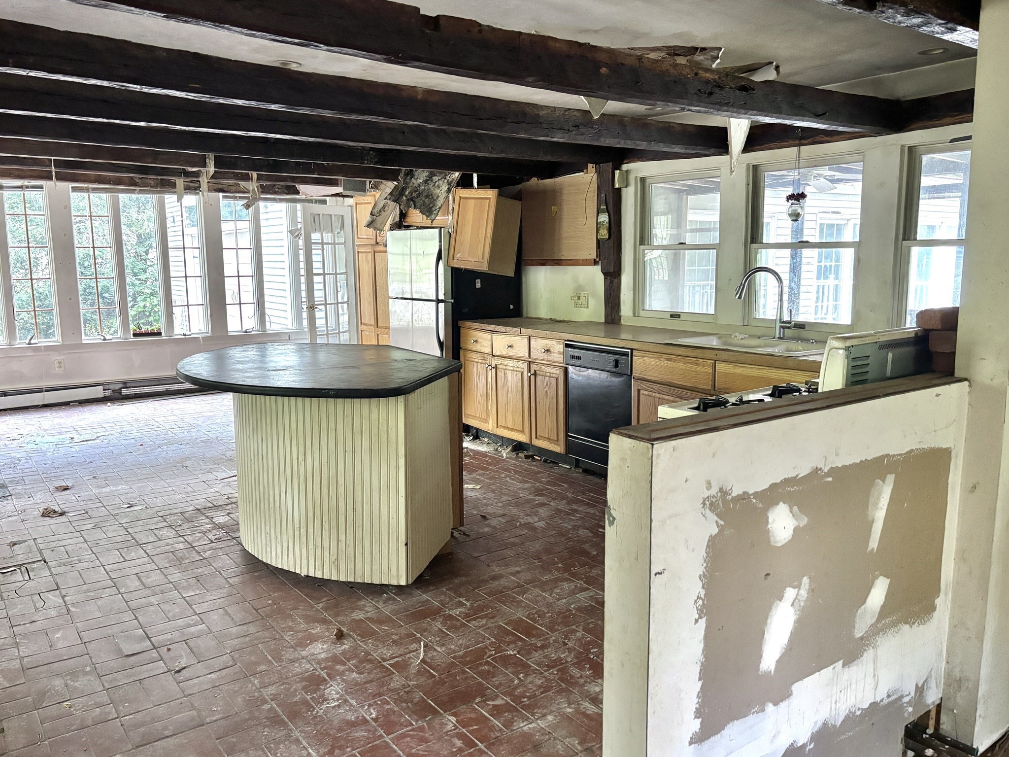 279 Oldham St Property Photo 6