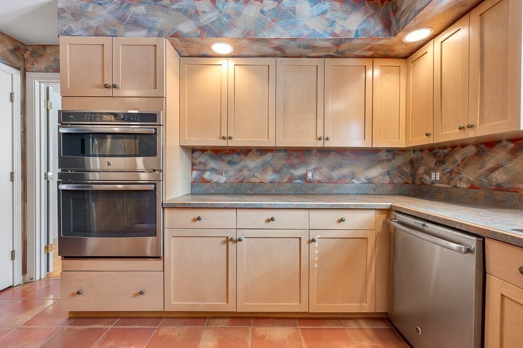 39 Waterford Drive # 39 Property Photo 8