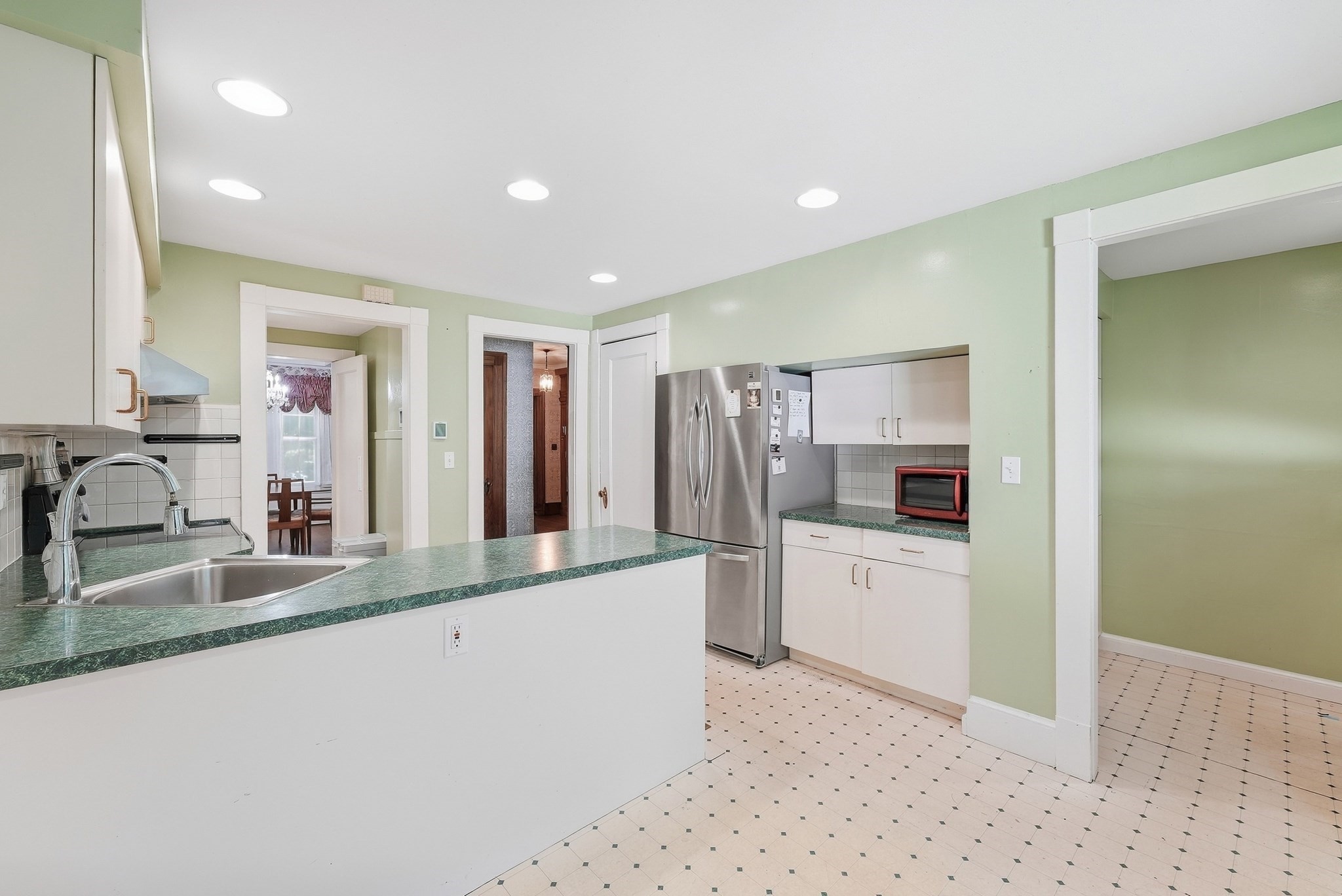 98 Bellevue Ave Property Photo 19