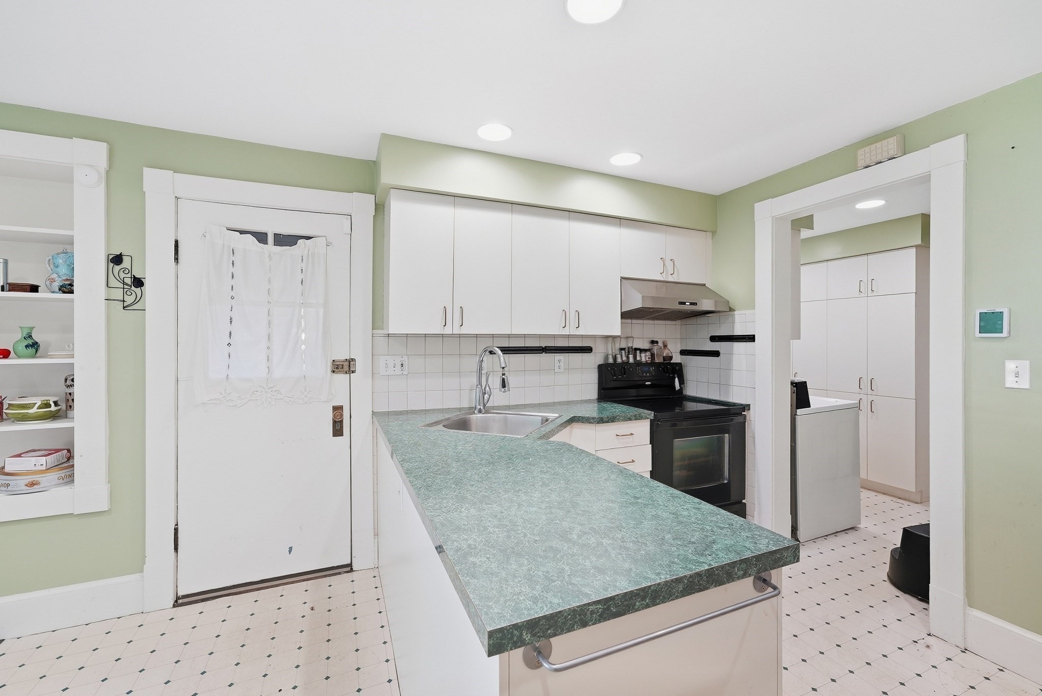 98 Bellevue Ave Property Photo 20