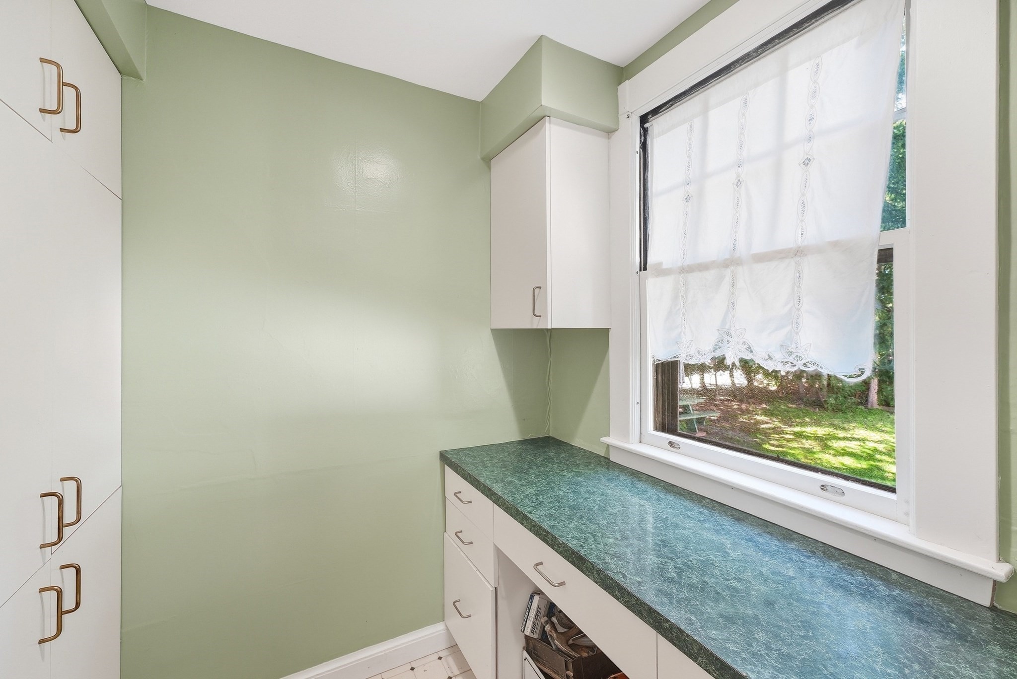 98 Bellevue Ave Property Photo 21